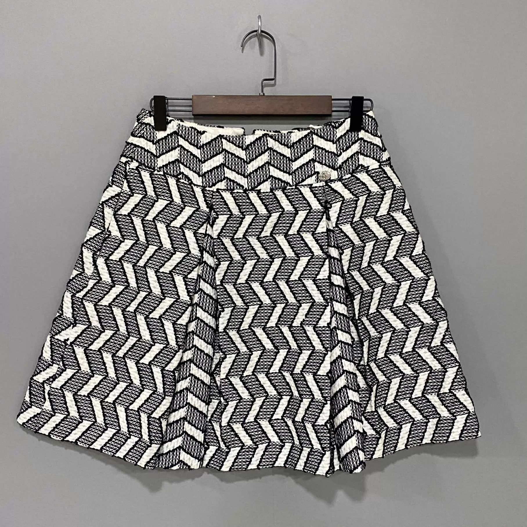 Chanel Chanel black and white woven skirt 36 Size 26" / US 2 / IT 38 - 3 Thumbnail
