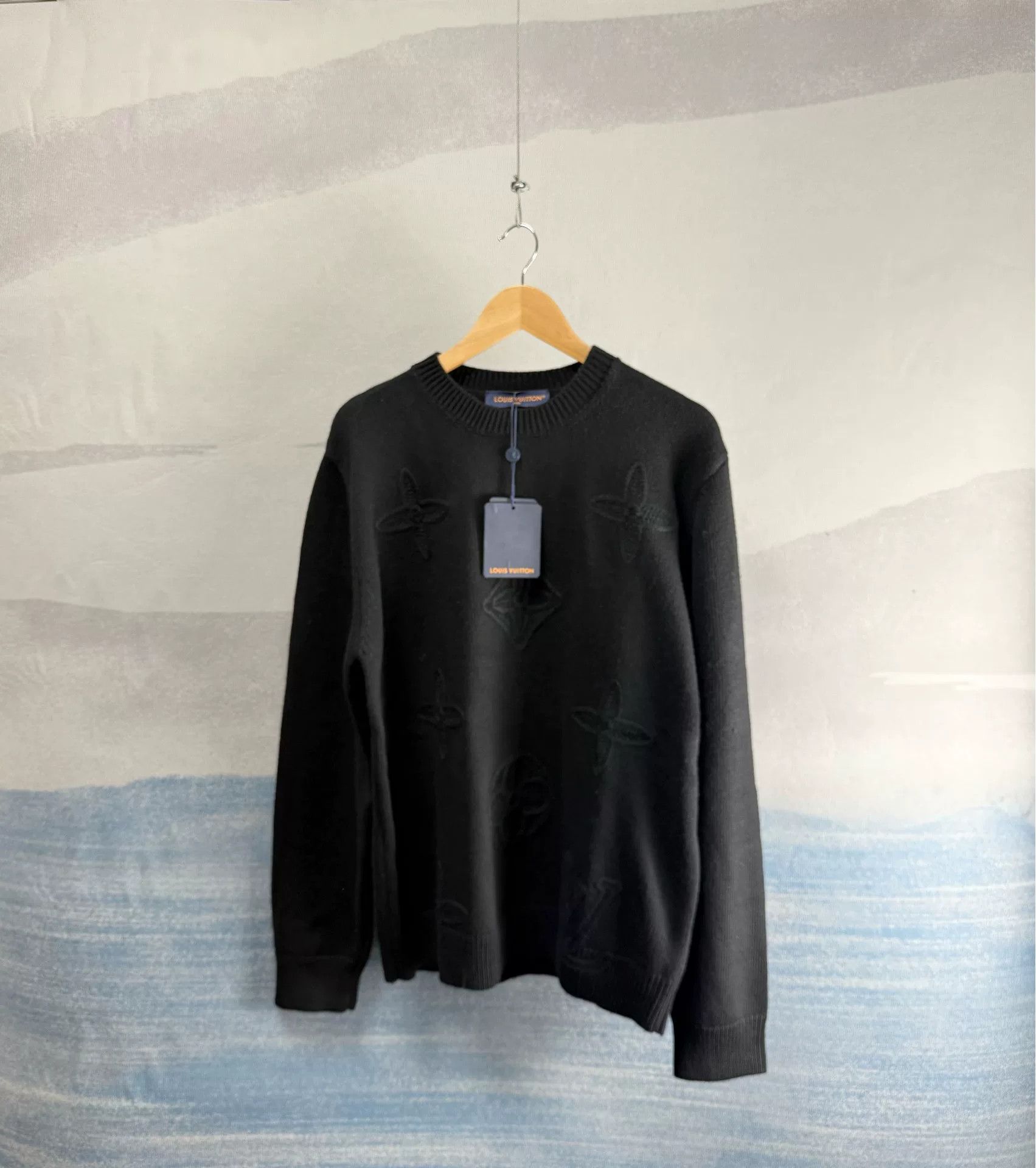 Louis Vuitton Louis Vuitton Black Embroidered Floral Sweater Size US XL / EU 56 / 4 - 1 Thumbnail