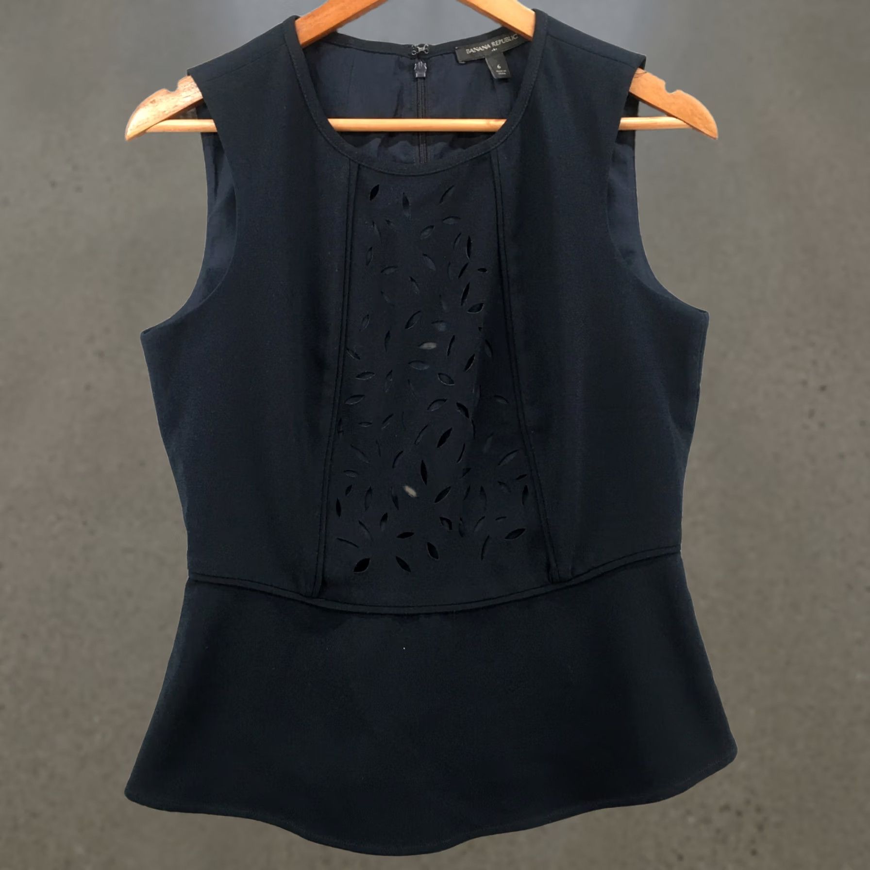Banana Republic Banana Republic Blouse Womens 6 Blue Sleeveless Peplum Formal Pullover Shirt Size M / US 6-8 / IT 42-44 - 1 Thumbnail