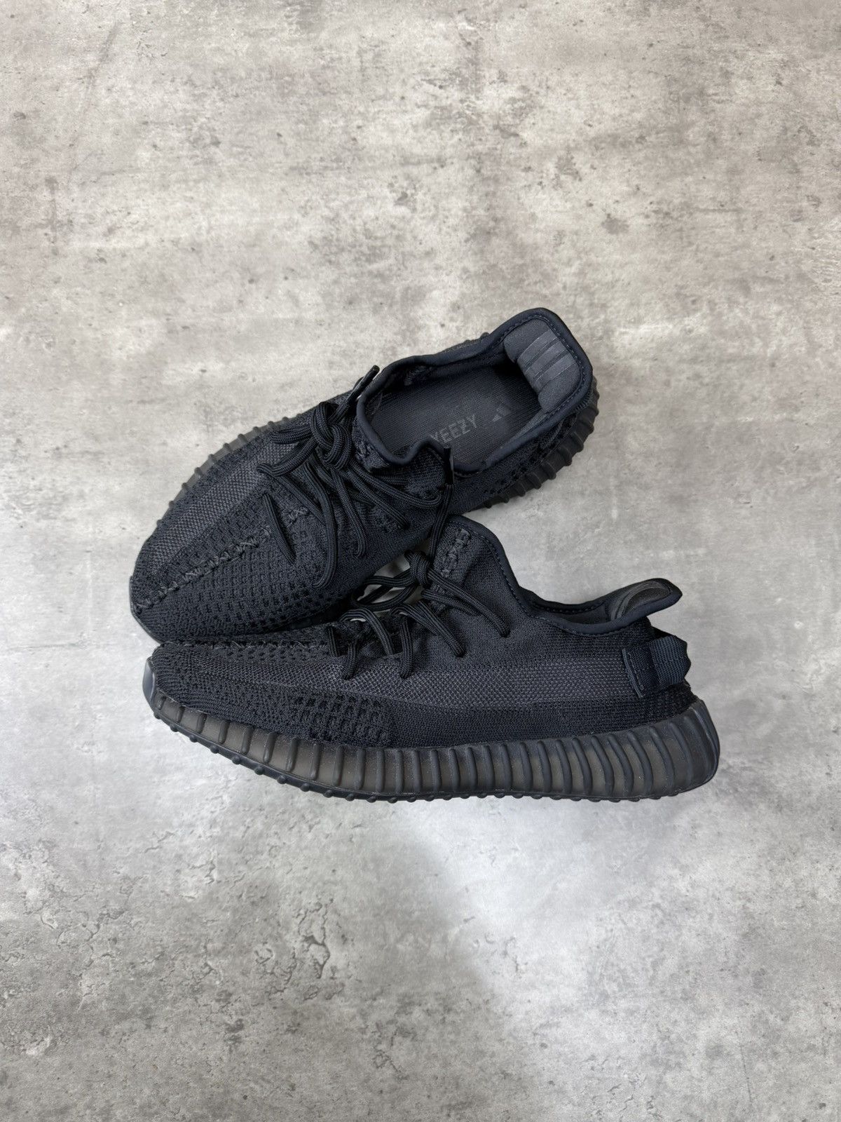 Adidas Adidas Yeezy Boost 350 V2 Onyx Size Us 8 Size US 8 / EU 41 - 10 Thumbnail