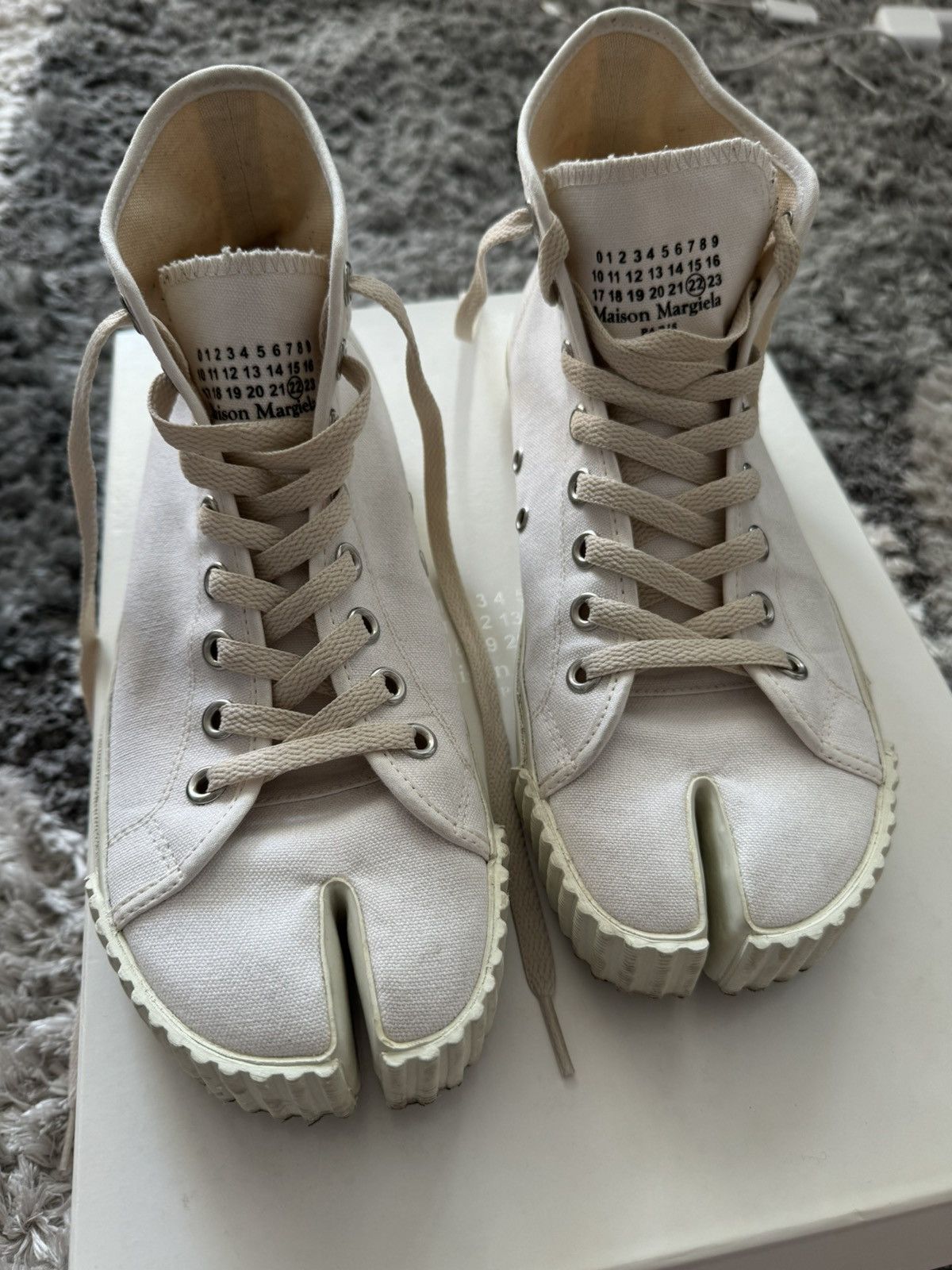 Maison Margiela tabi sneaker ベージュ 24cm Maison Margiela - Tabi Sneakers | HBX - Globally Curated