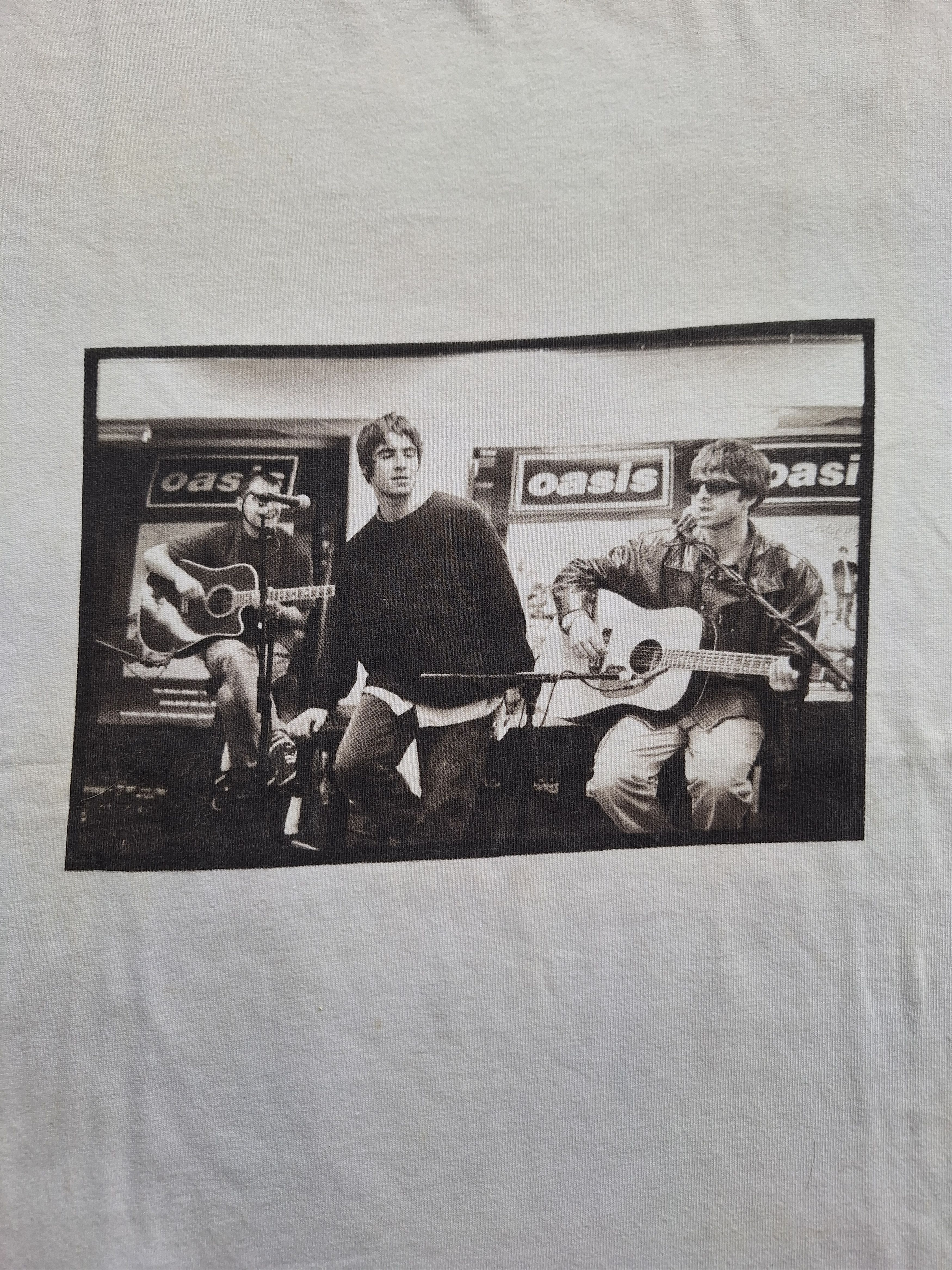 Band Tees 🔥RARE🔥 Vintage OASIS kevin cummins photo niko and britpop Size US L / EU 52-54 / 3 - 3 Thumbnail