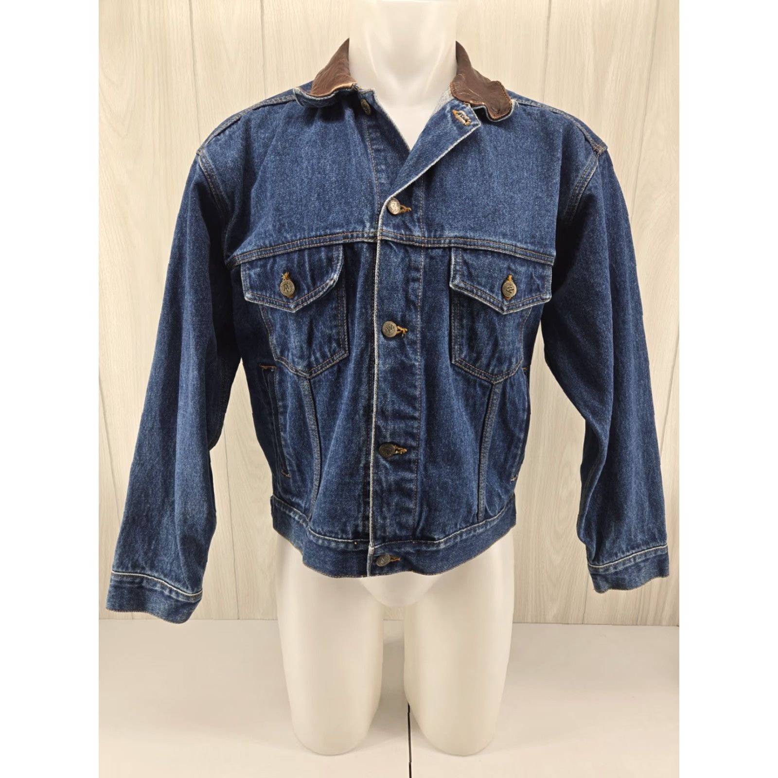 Marlboro VINTAGE Marlboro Country Store Denim Jean Jacket Unisex Adults Medium Blue Leather Collar 90s Western Trucker Jacket Size US 31 - 2 Thumbnail