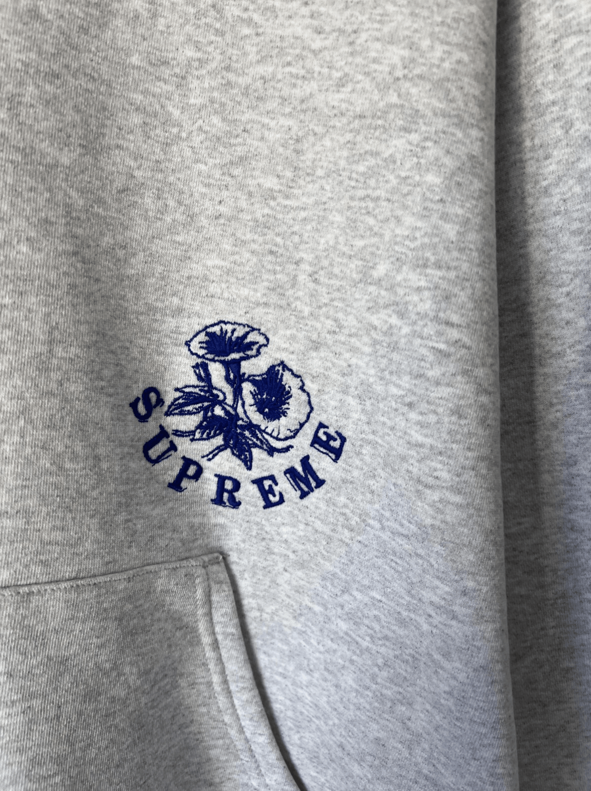 Supreme Supreme Weirdo Dave Wild Embroidery Sweatshirt in Gray Size US XL / EU 56 / 4 - 7 Thumbnail