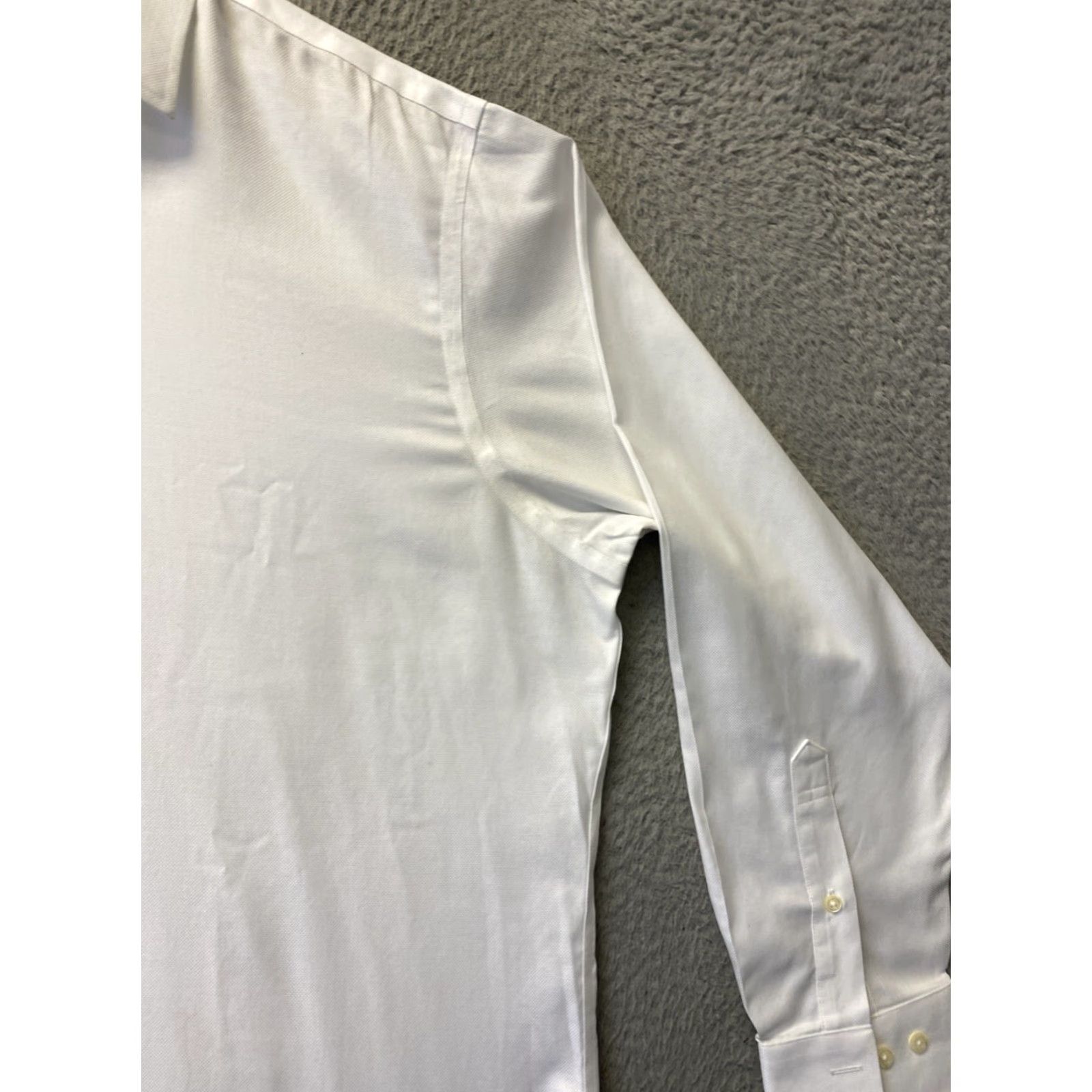 Brooks Brothers Brooks Brothers Dress Shirt Mens 17 4/5 White Cotton Non-Iron 0546 Size US XL / EU 56 / 4 - 6 Thumbnail
