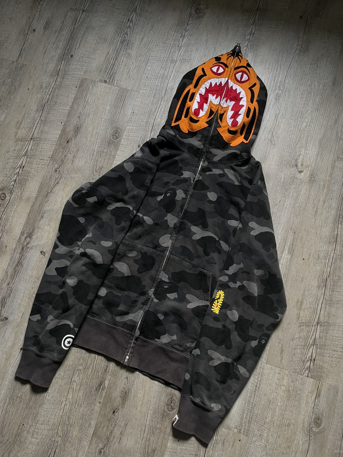 Bape A Bathing Ape (Bape) Tiger Full-Zip Hoodie Size US L / EU 52-54 / 3 - 2 Thumbnail