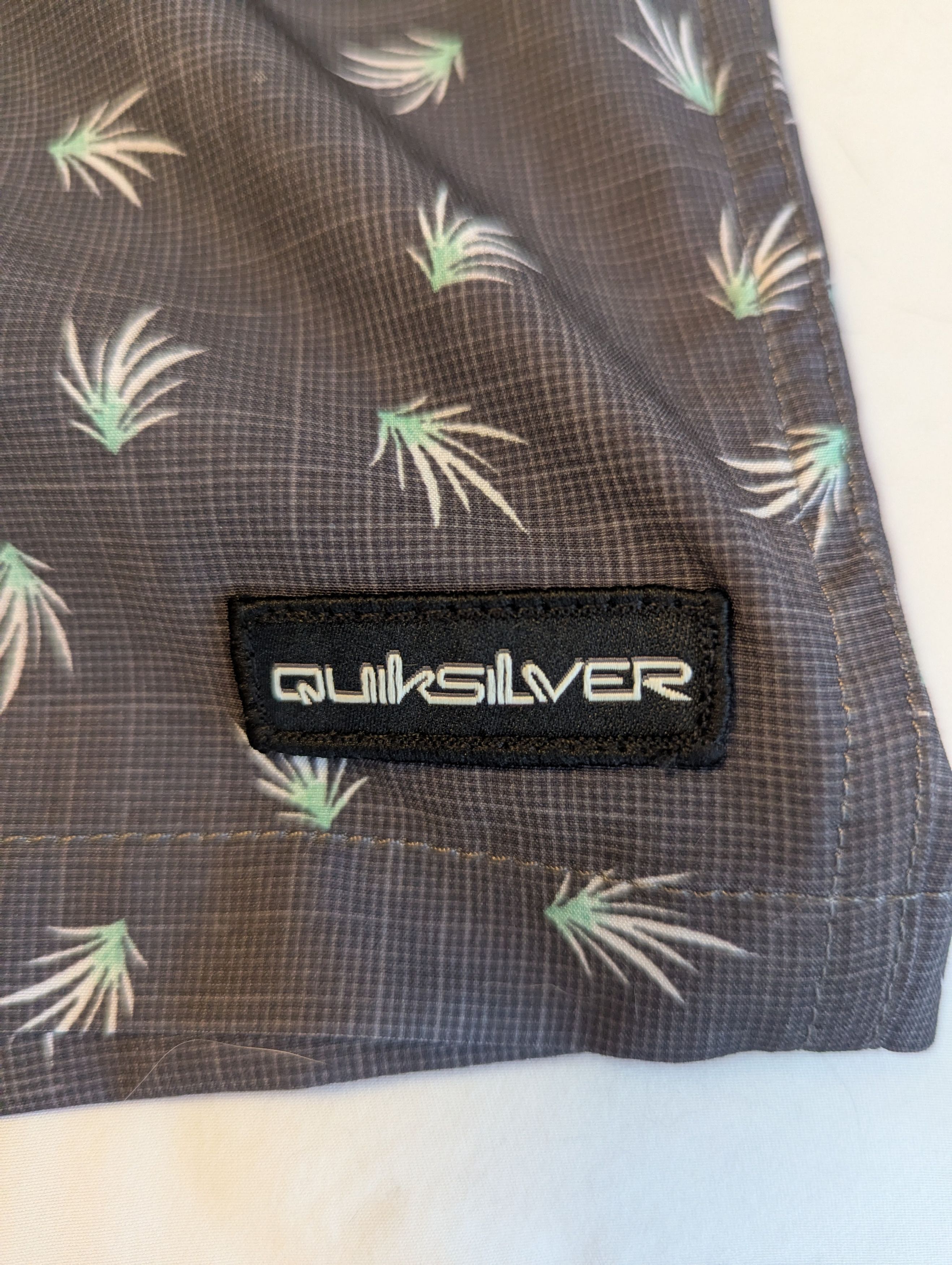 Quiksilver Men's Quiksilver Grey Shorts Size Medium Size US 32 / EU 48 - 3 Thumbnail