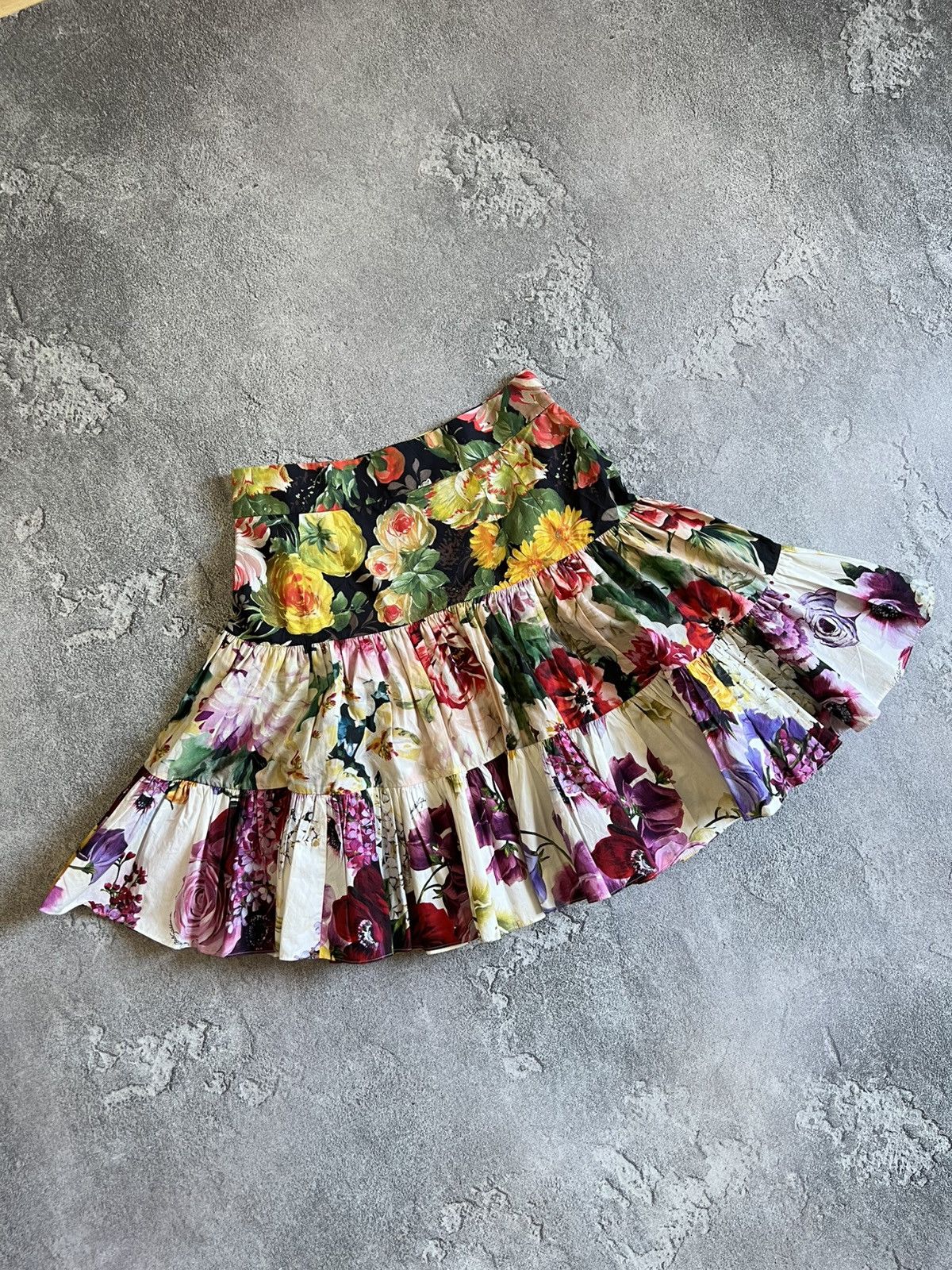 Dolce & Gabbana Dolce & Gabbana Floral Print Poplin Tiered Short Skirt Sz 40 Size 27" / US 4 / IT 40 - 4 Thumbnail
