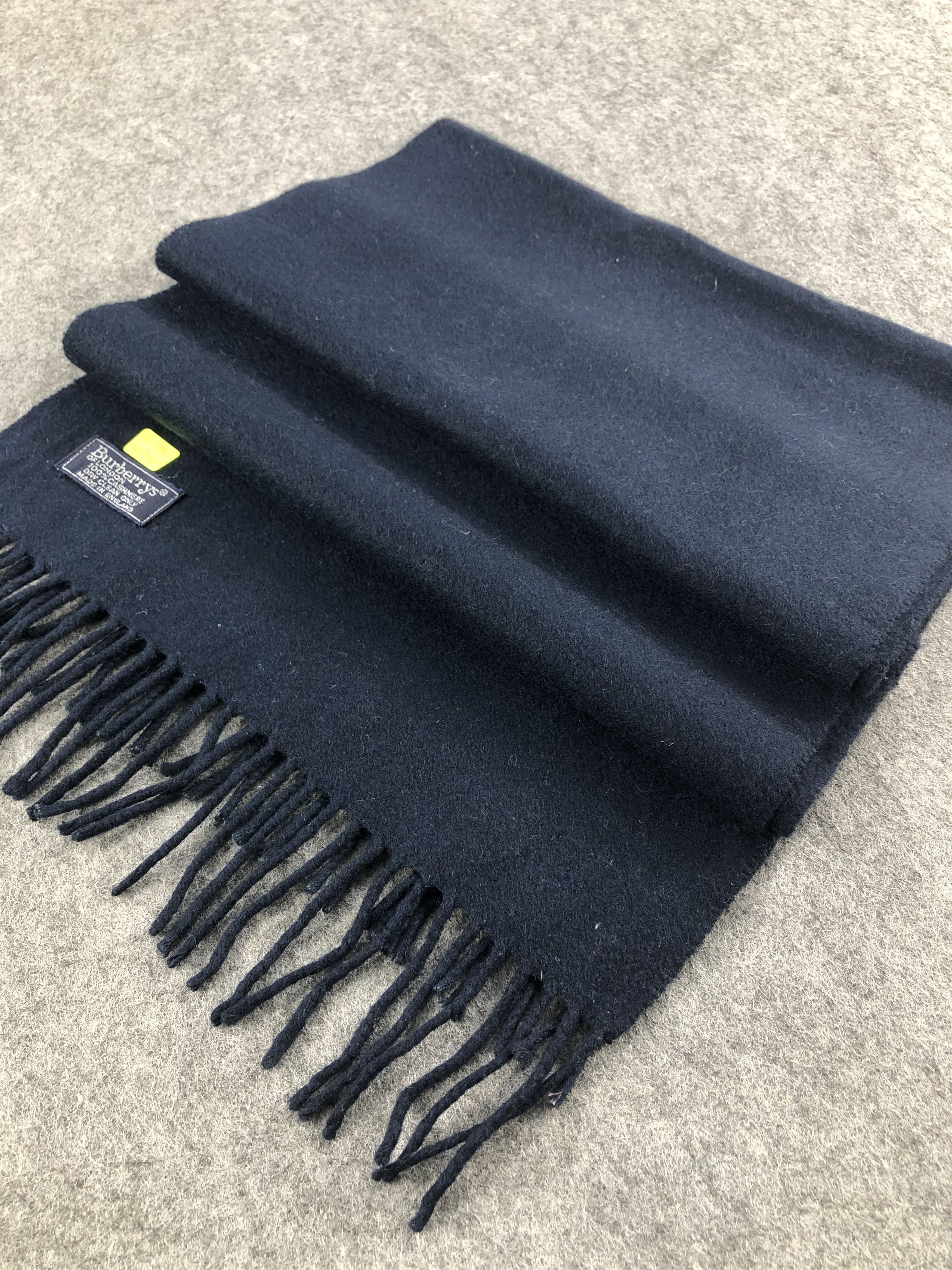 Burberry Burberry Scarf / Muffler / Neckwear Size ONE SIZE - 3 Thumbnail