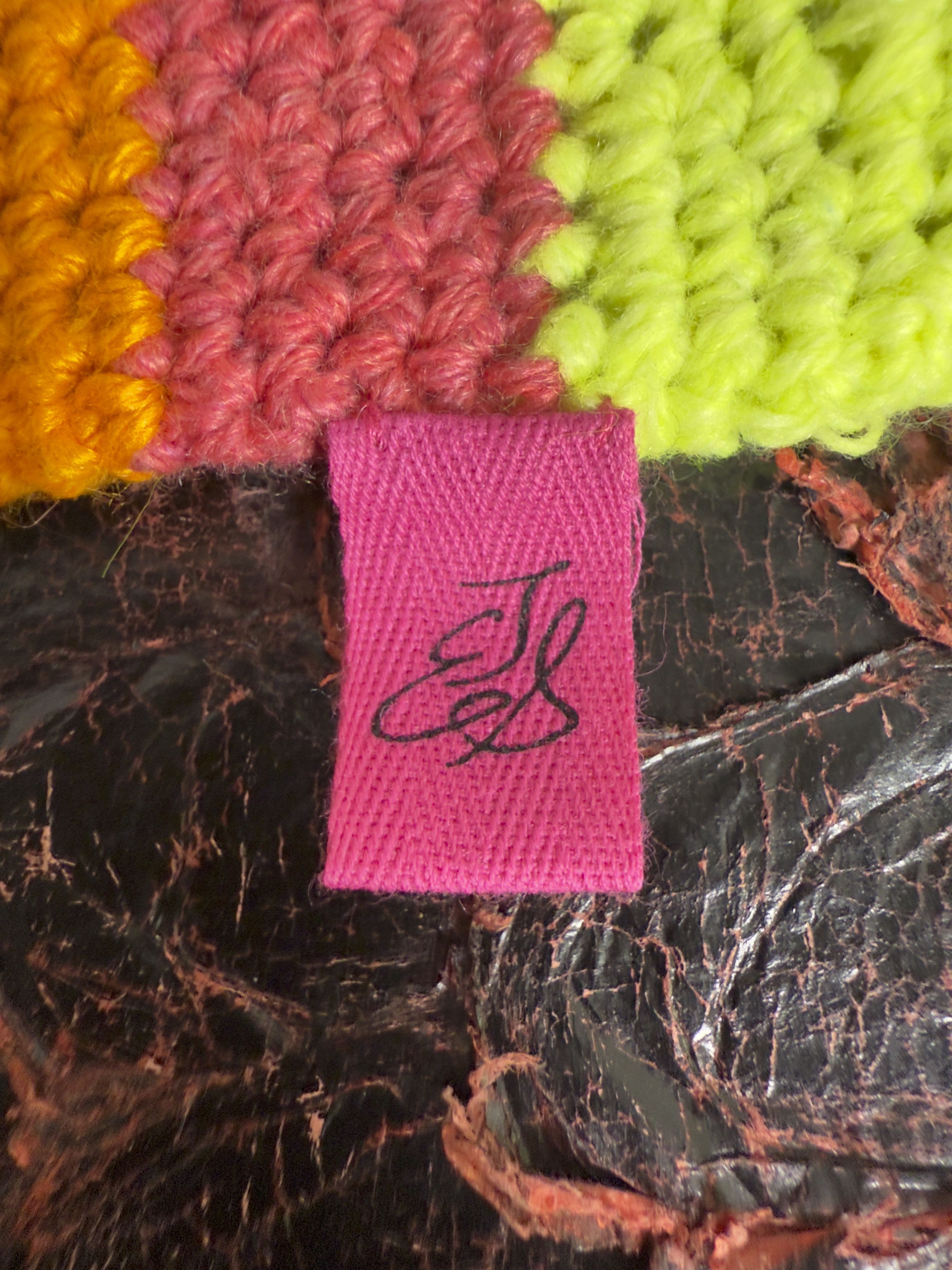 The Elder Statesman $250 The Elder Statesman Crochet Cashmere Eyeglass Pouch Size ONE SIZE - 4 Thumbnail