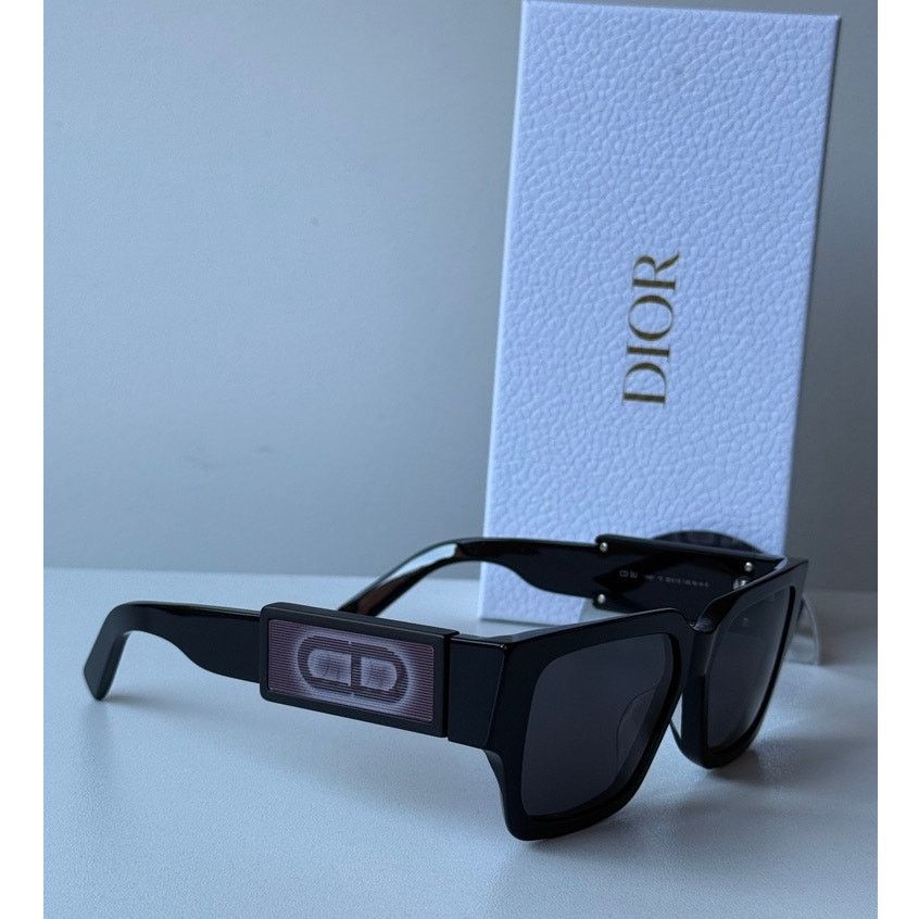 Dior NEW Dior CD SU Sunglasses in Black Holographic Pink Logo Size ONE SIZE - 1 Thumbnail