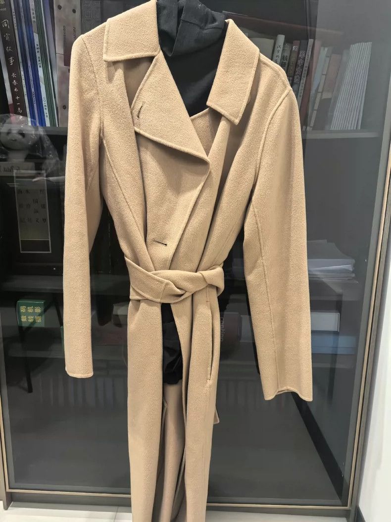 Max Mara Max Mara Coat Size M / US 6-8 / IT 42-44 - 1 Thumbnail