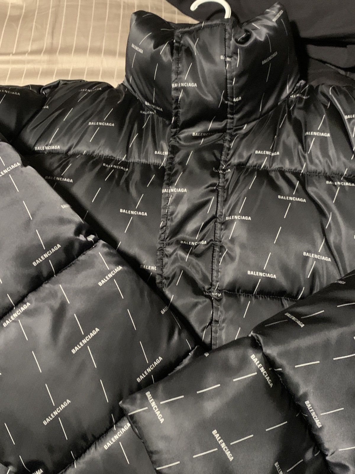 Balenciaga Balenciaga Print Puffer jacket Size US L / EU 52-54 / 3 - 1 Thumbnail