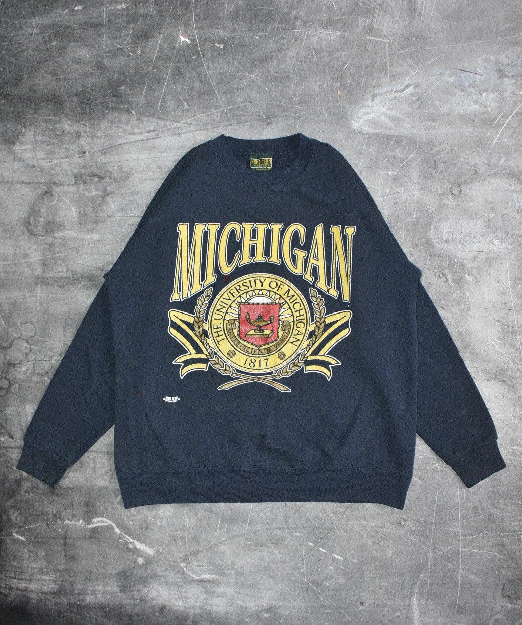 Vintage Vintage 90s Distressed Michigan University Sweatshirt (XL) Size US XL / EU 56 / 4 - 1 Thumbnail