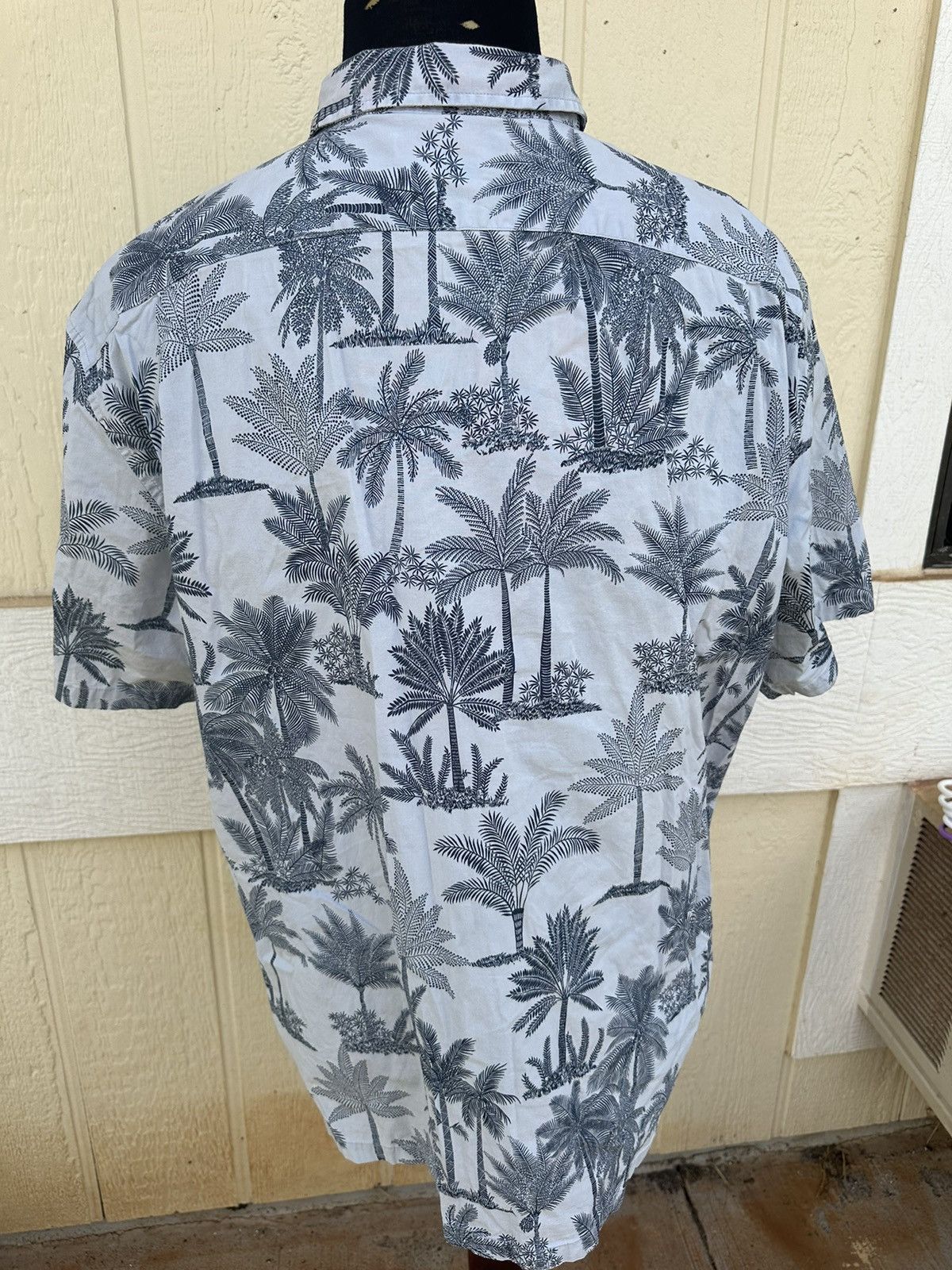Tori Richard Tori Richard Hawaiian Palm Tree White Full Button Men's 2XL Size US XXL / EU 58 / 5 - 2 Thumbnail