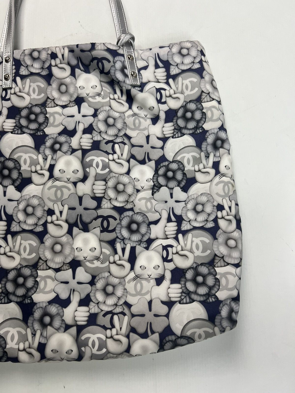 Chanel CHANEL AW16 RUNWAY CAT EMOJI SHOPPING TOTE BAG SZ:OS Size ONE SIZE - 4 Thumbnail