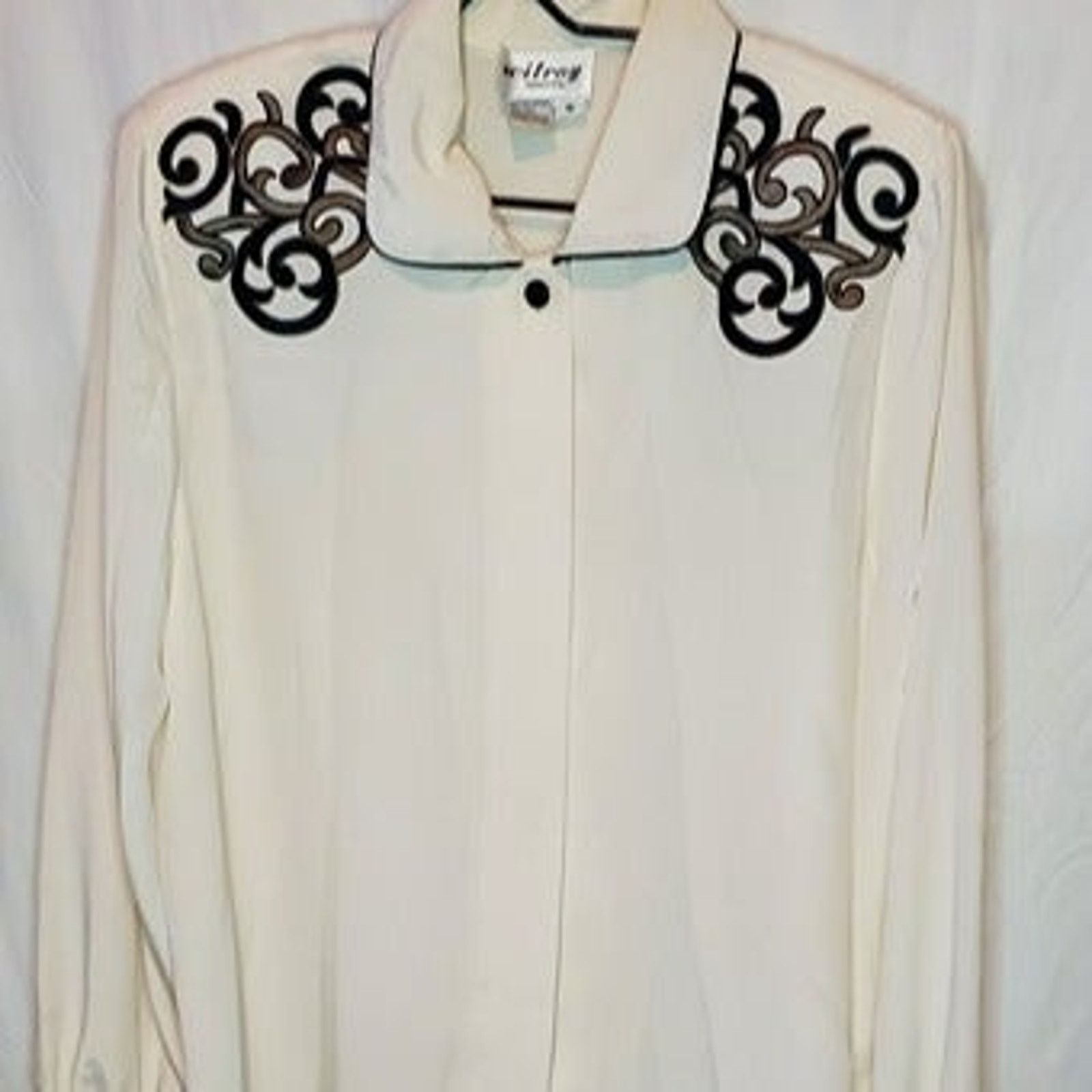 Vintage Wilroy Sport Womens Cream Button Down Blouse Size 8 Size M / US 6-8 / IT 42-44 - 1 Thumbnail