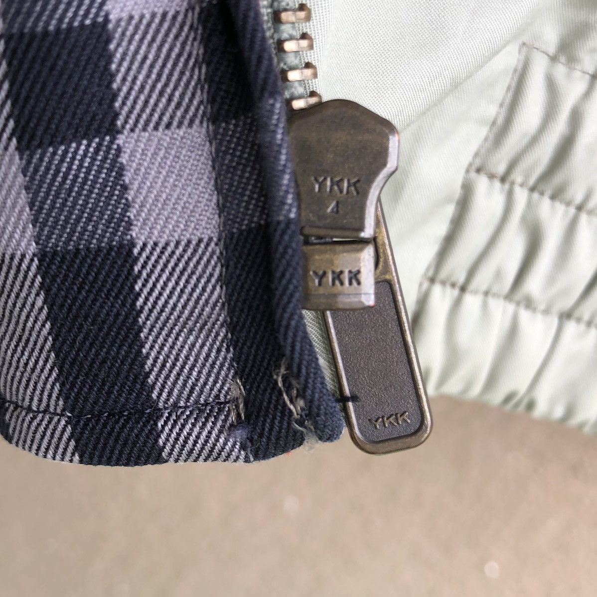 Burberry Vintage Burberrys Embroidery Logo Bomber Jacket Size US M / EU 48-50 / 2 - 7 Thumbnail