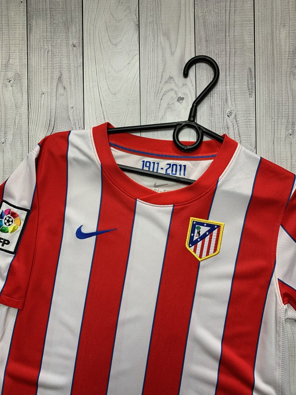 Nike × Vintage Vintage Nike Atletico Madrid soccer jersey size Xs logo Size US XS / EU 42 / 0 - 2 Thumbnail