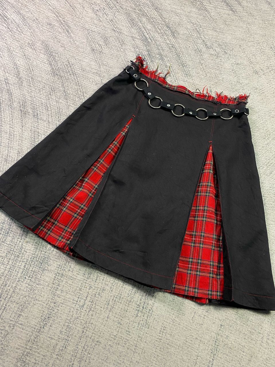 14th Addiction × Le Grande Bleu (L.G.B.) Punk Style Tartan Red Black Pleated Skirt Size 26" / US 2 / IT 38 - 3 Thumbnail