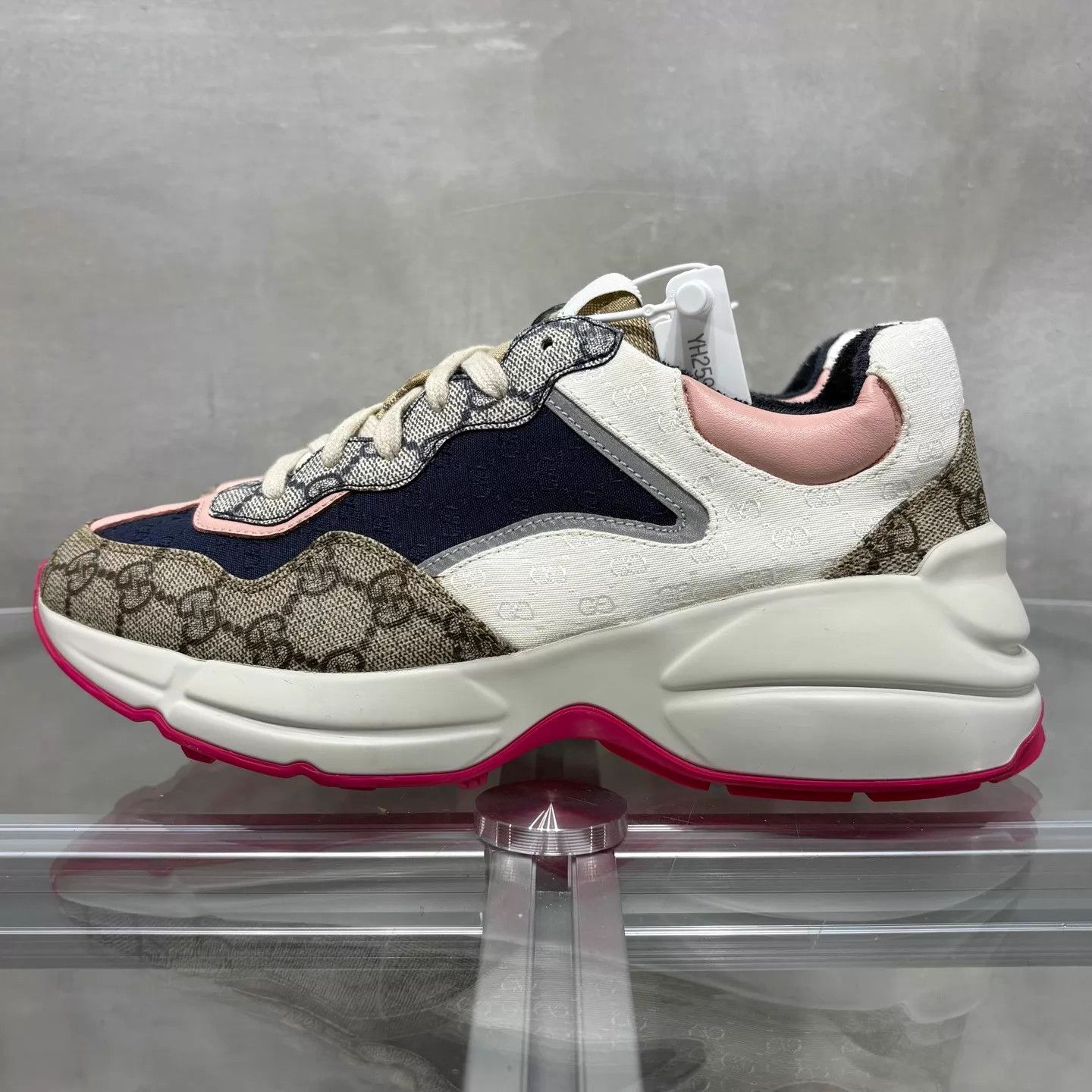Gucci Gucci Pink GG Supreme Dad Shoe 38 YH25937 Size US 7.5 / IT 37.5 - 3 Thumbnail