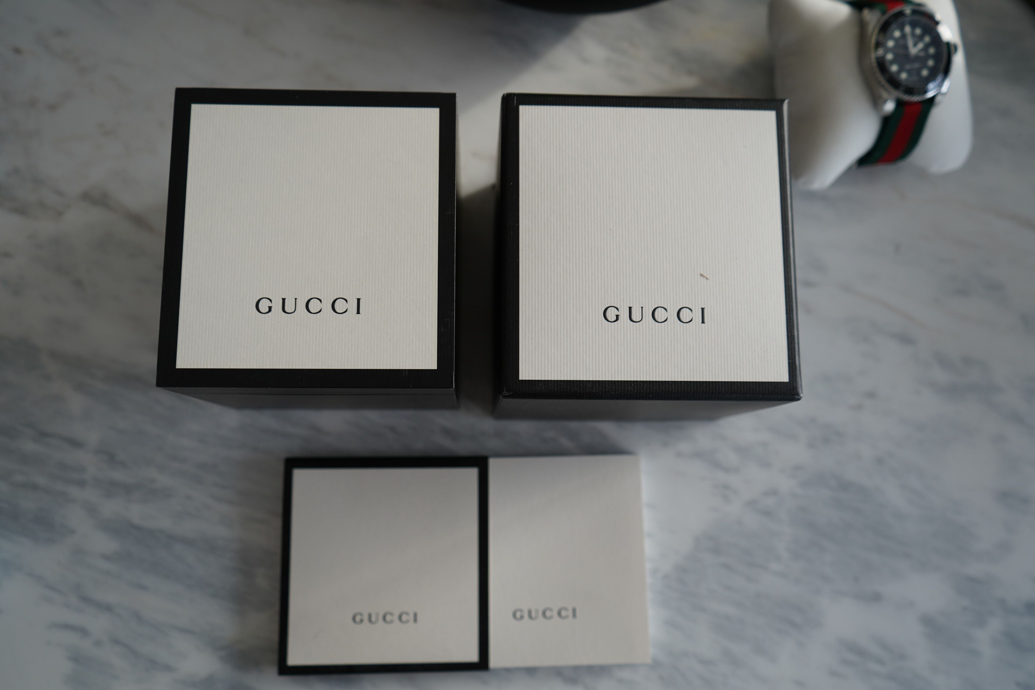 Gucci Gucci Dive Black Dial Green and Red Nylon NATO YA136209 Size ONE SIZE - 10 Thumbnail