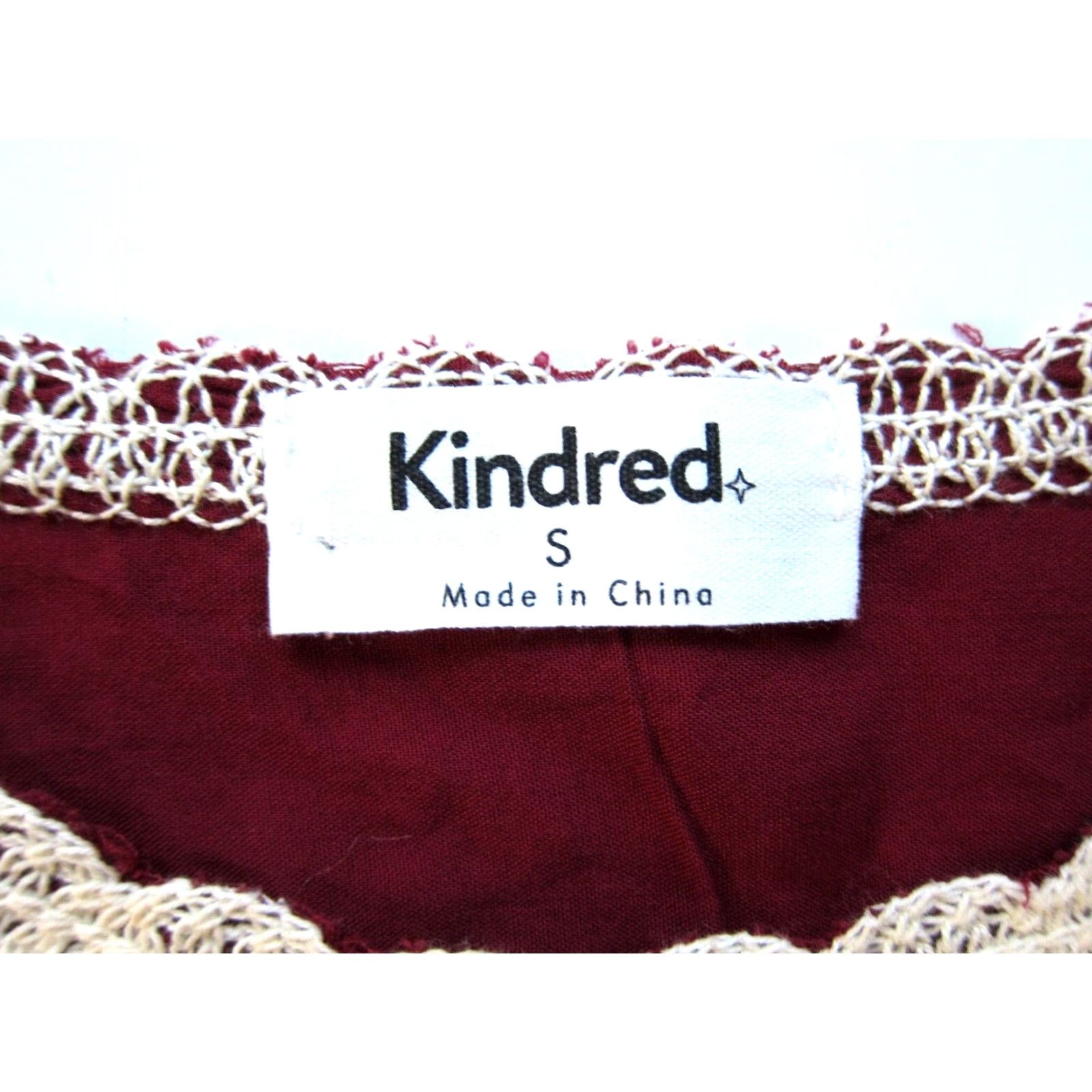 Vintage VINTAGE Kindred Anthropologie Red Ivory Rayon Floral Embroidered Flare Sleeve Blouse S Size S / US 4 / IT 40 - 4 Thumbnail