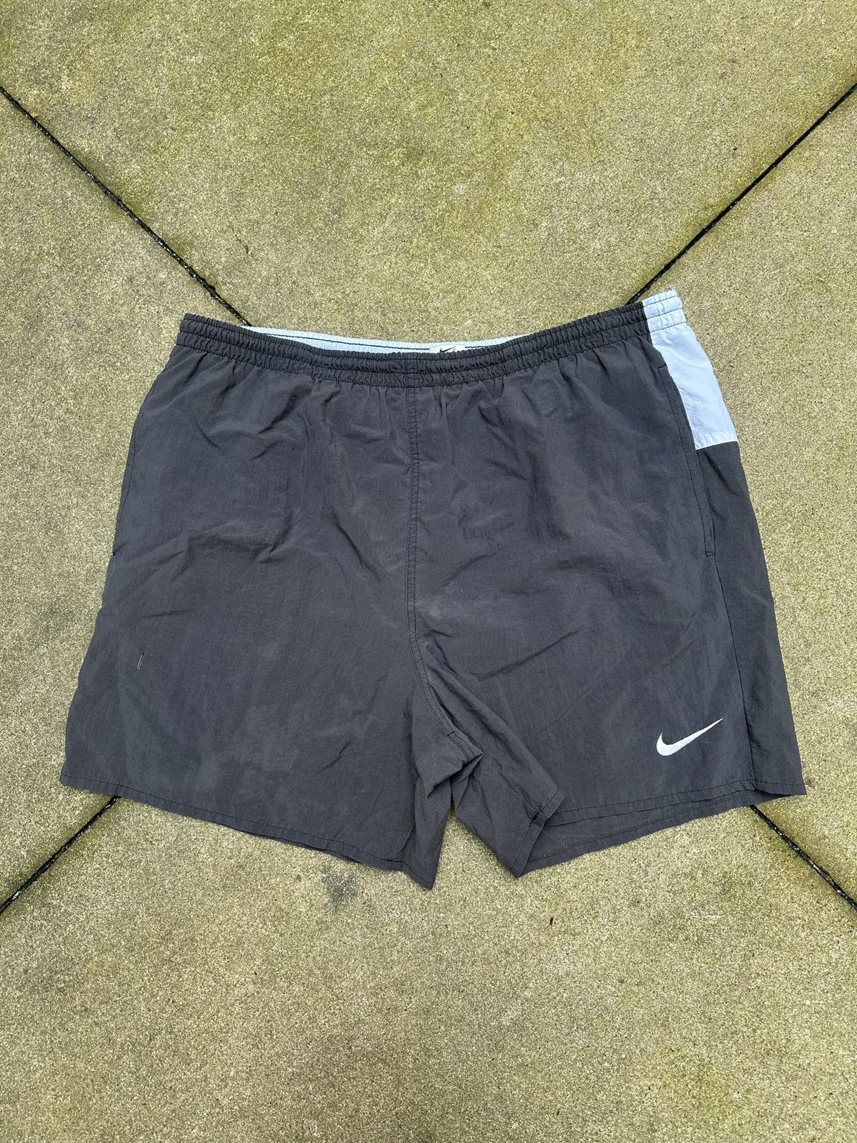 Nike Nike Shorts/Swim Trunks Size US 34 / EU 50 - 1 Thumbnail