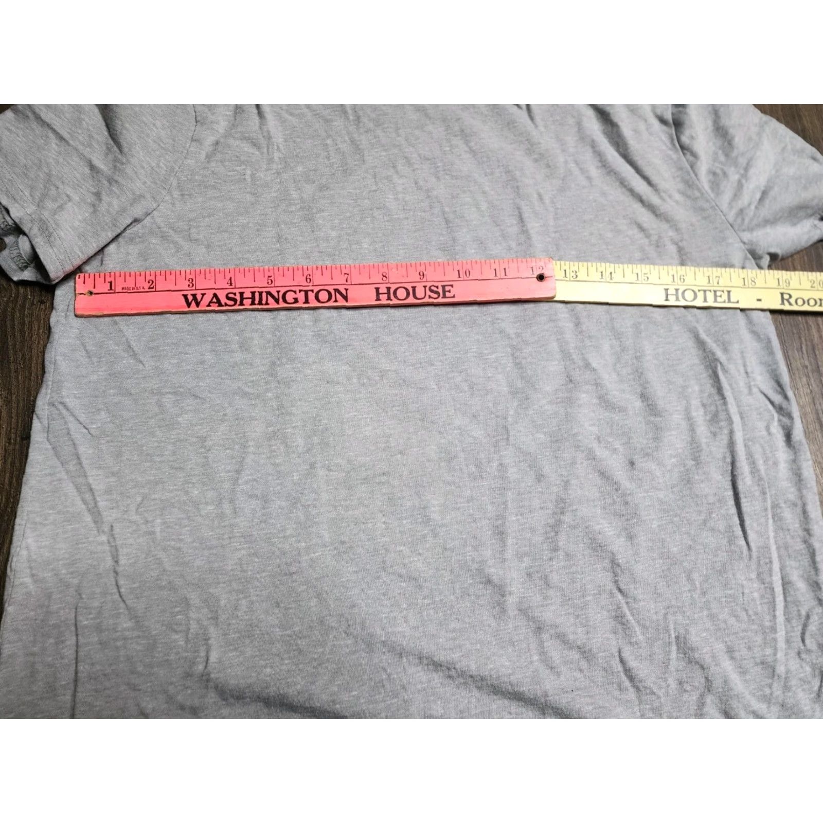 Lucky Brand Lucky Brand Women’s L Gray Ford Mustang Christmas Tree T-Shirt Basic Short Sleeve Retro 1969 Size L / US 10 / IT 46 - 4 Thumbnail