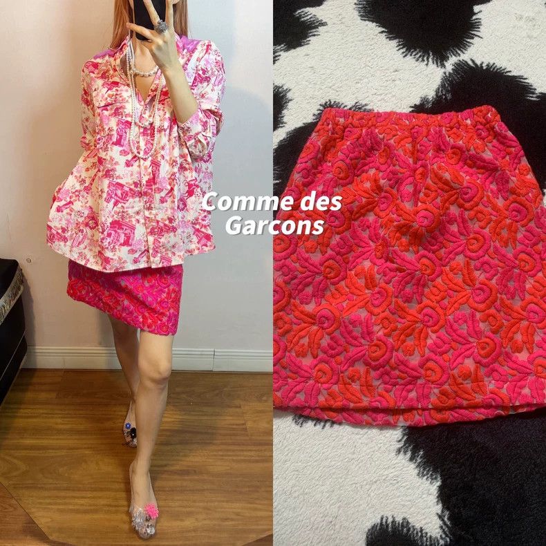 Comme Des Garcons size M Full crocheted embroidered skirt
