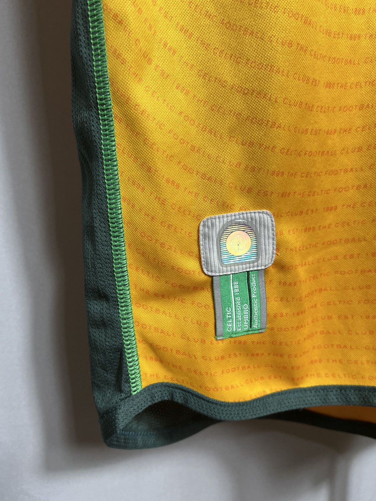 Umbro CELTIC 2002 2003 AWAY FOOTBALL SHIRT SOCCER JERSEY UMBRO VTG Size US XL / EU 56 / 4 - 6 Thumbnail