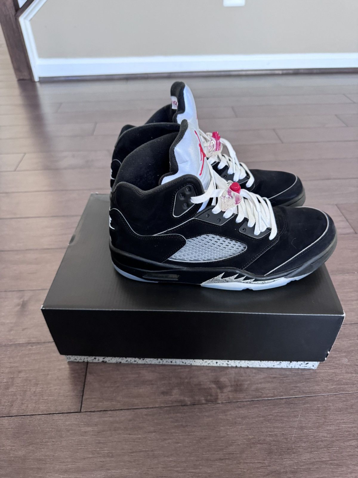 Jordan Brand Jordan 5 black metallic Size US 9.5 / EU 42-43 - 2 Thumbnail