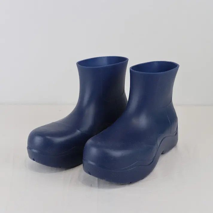 Bottega Veneta o1rshd1 Matt Rubber Puddle Ankle Boot in Cruise Size US 8 / EU 41 - 2 Thumbnail