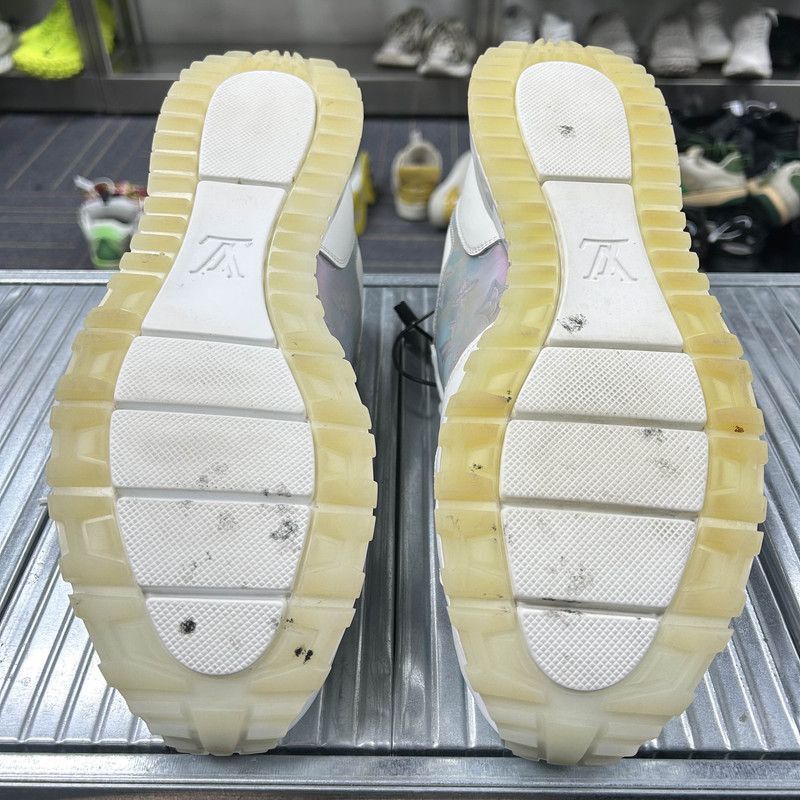Louis Vuitton Louis Vuitton Run Away White Leather Sneakers - Size US 9.5 / EU 42-43 - 4 Thumbnail