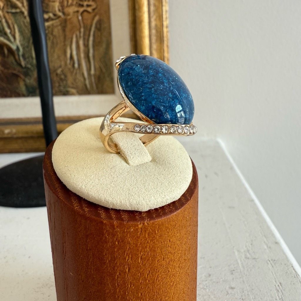 Other Unsigned Ring Large Blue Cabochon Gold Tone Rhinestone 7.5 8 Size ONE SIZE - 1 Thumbnail