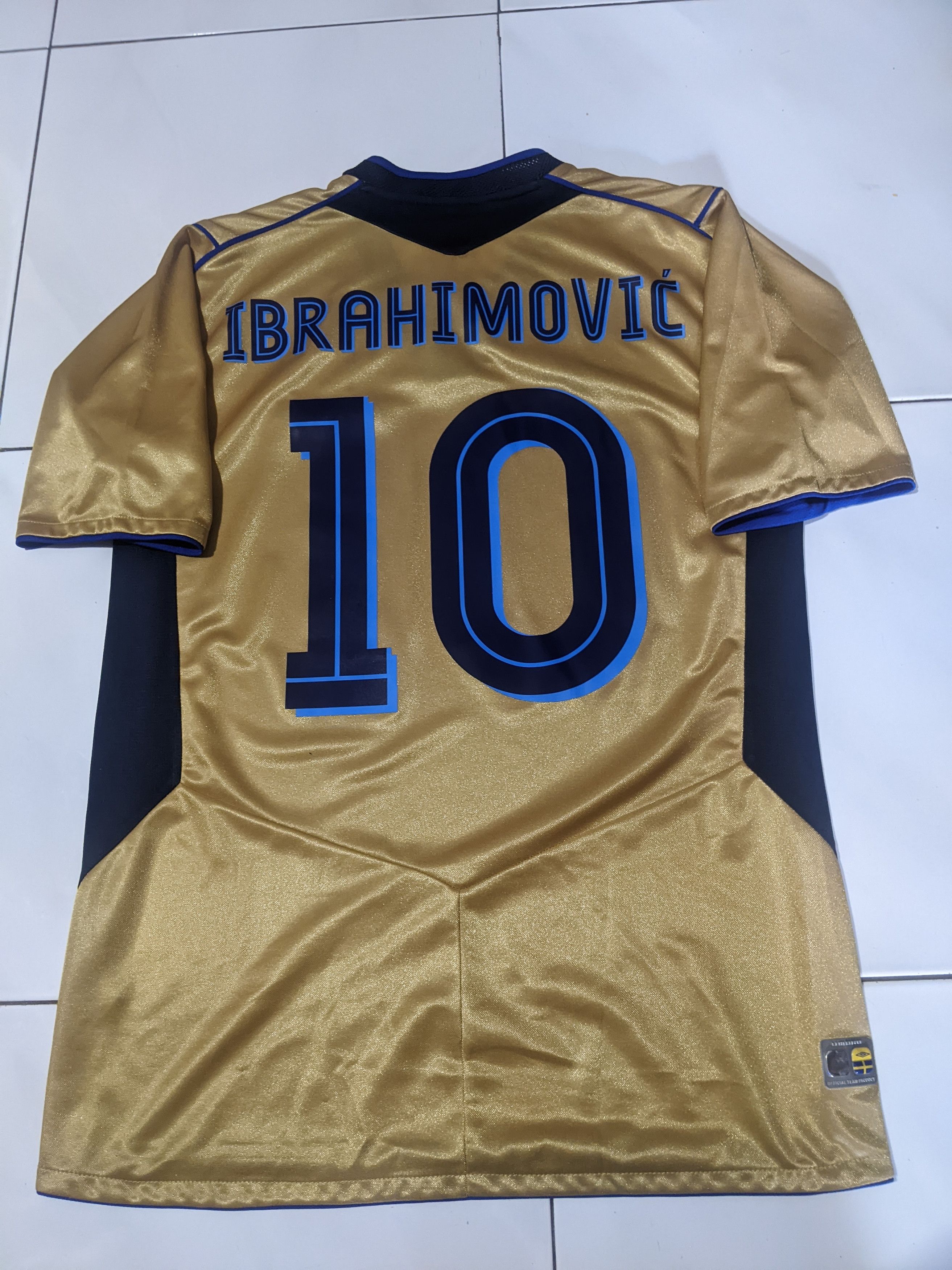 Umbro Swedia 2004 third Ibrahimovic Jersey football shirt Size US M / EU 48-50 / 2 - 2 Thumbnail