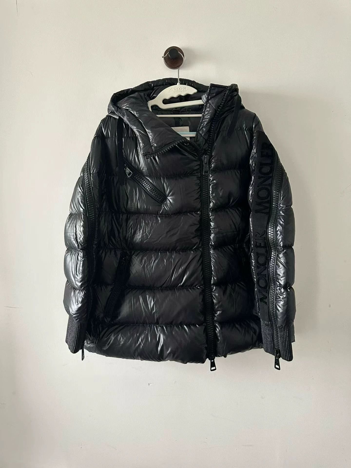 Moncler Moncler Liriope Down Jacket 0 98 New Size XS / US 0-2 / IT 36-38 - 1 Thumbnail