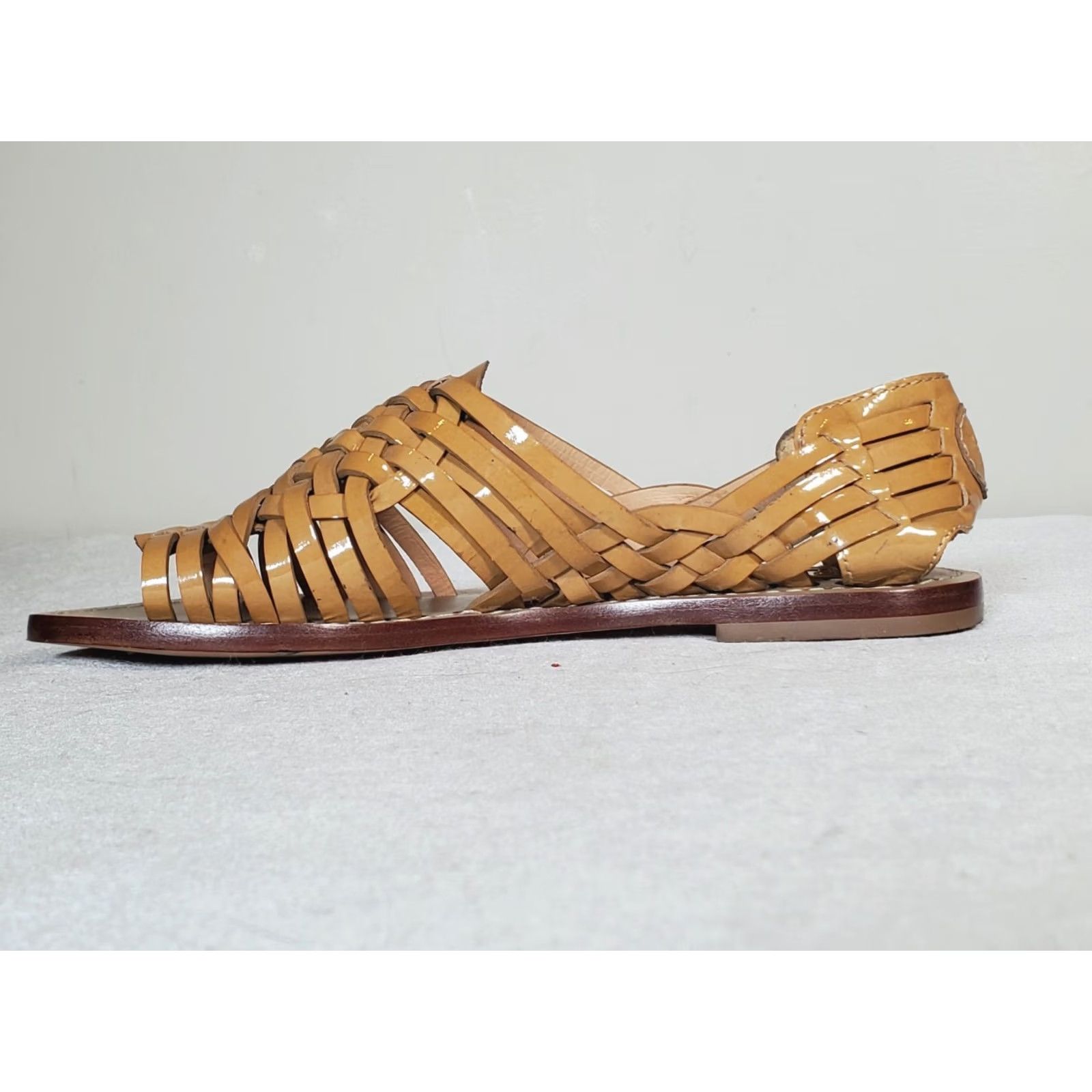 Tory Burch Tory Burch Anya Sandals Women's US 6 M Tan Patent Leather Woven Huarache Flat Size US 6 / IT 36 - 3 Thumbnail