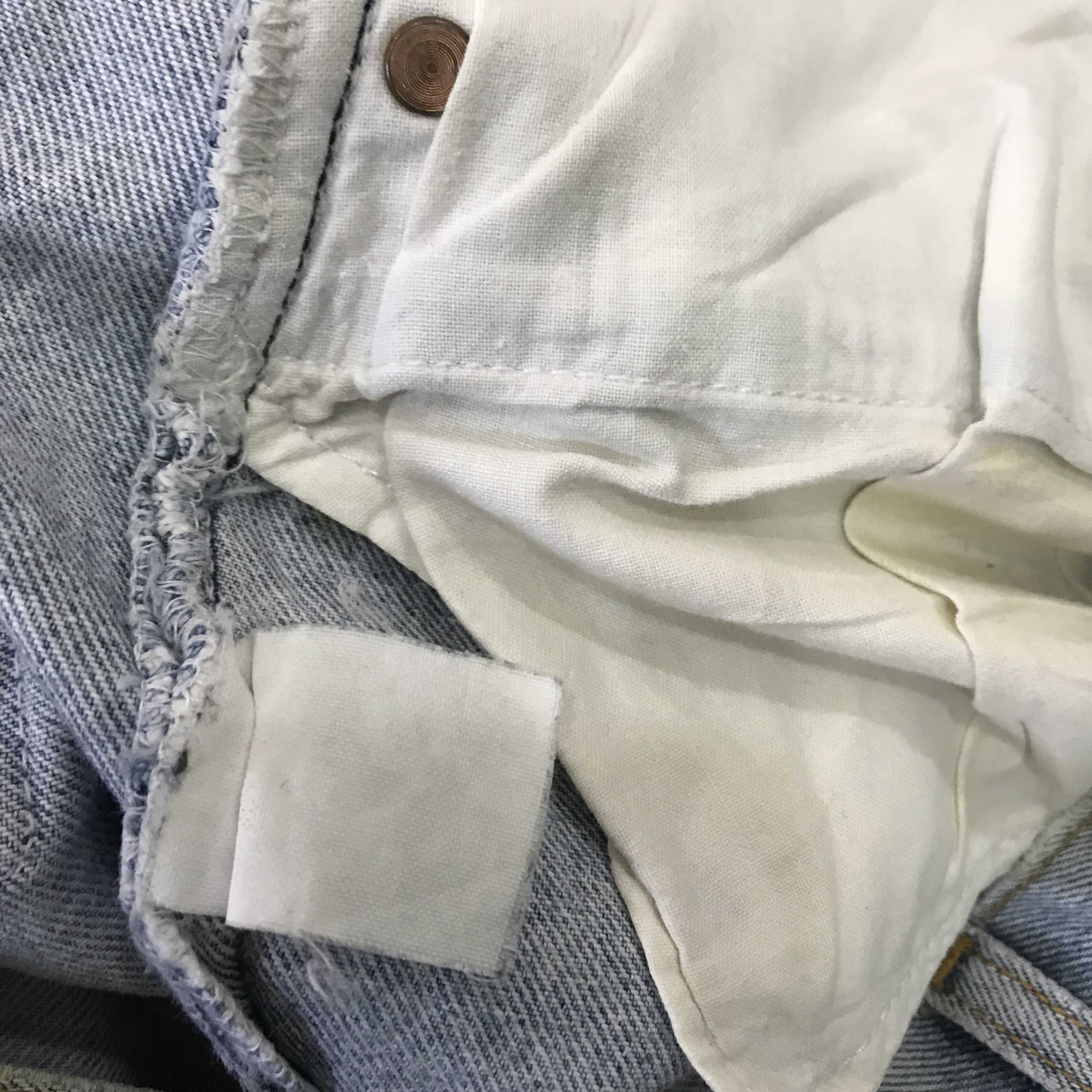Levi's Vintage 90s Levis 501 Button Fly Stone Washed Ripped Destroy Size US 34 / EU 50 - 14 Thumbnail