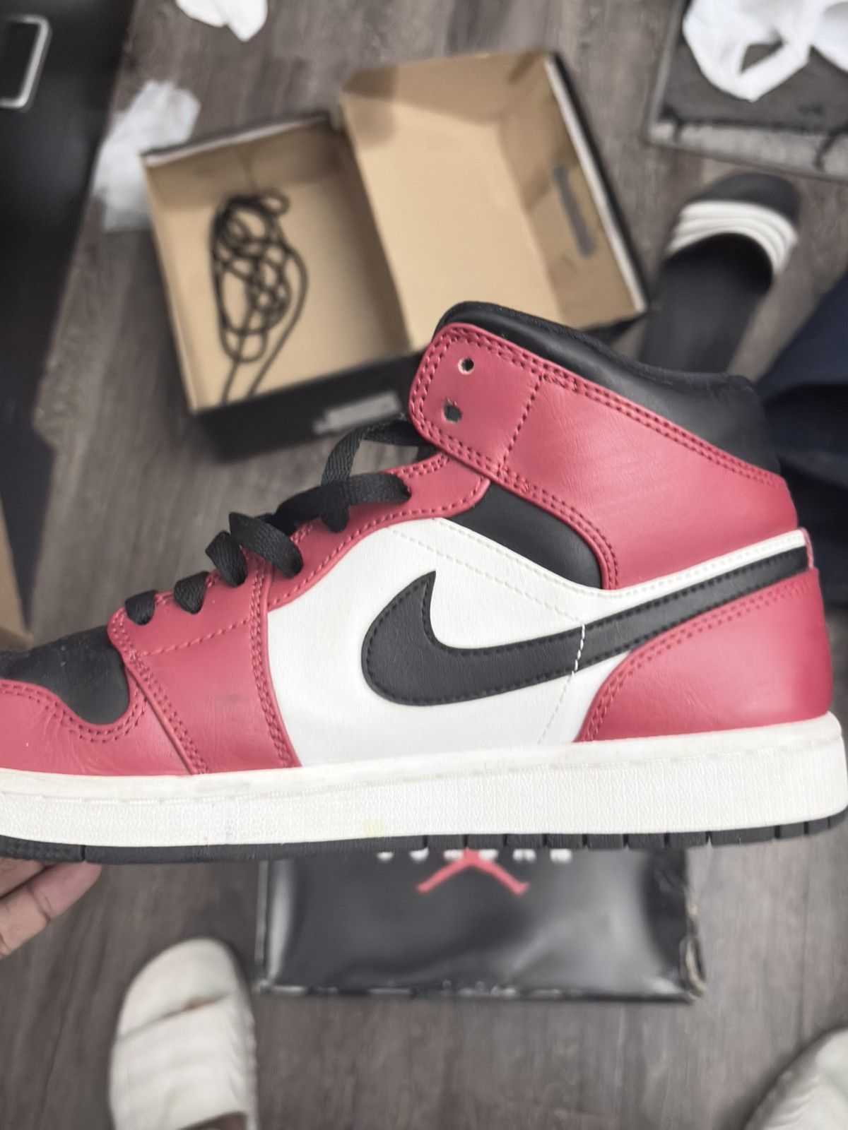 Jordan Brand Air Jordan 1 Mid High OG Black Toe Red Bred Banned Chicago Size US 8.5 / EU 41-42 - 2 Thumbnail