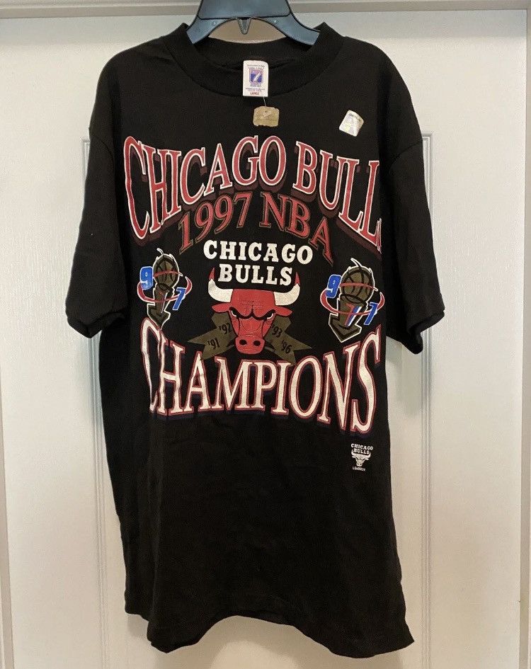 Logo 7 Vtg Chicago Bulls 97 Champions Logo 7 Shirt Vtg black large ...