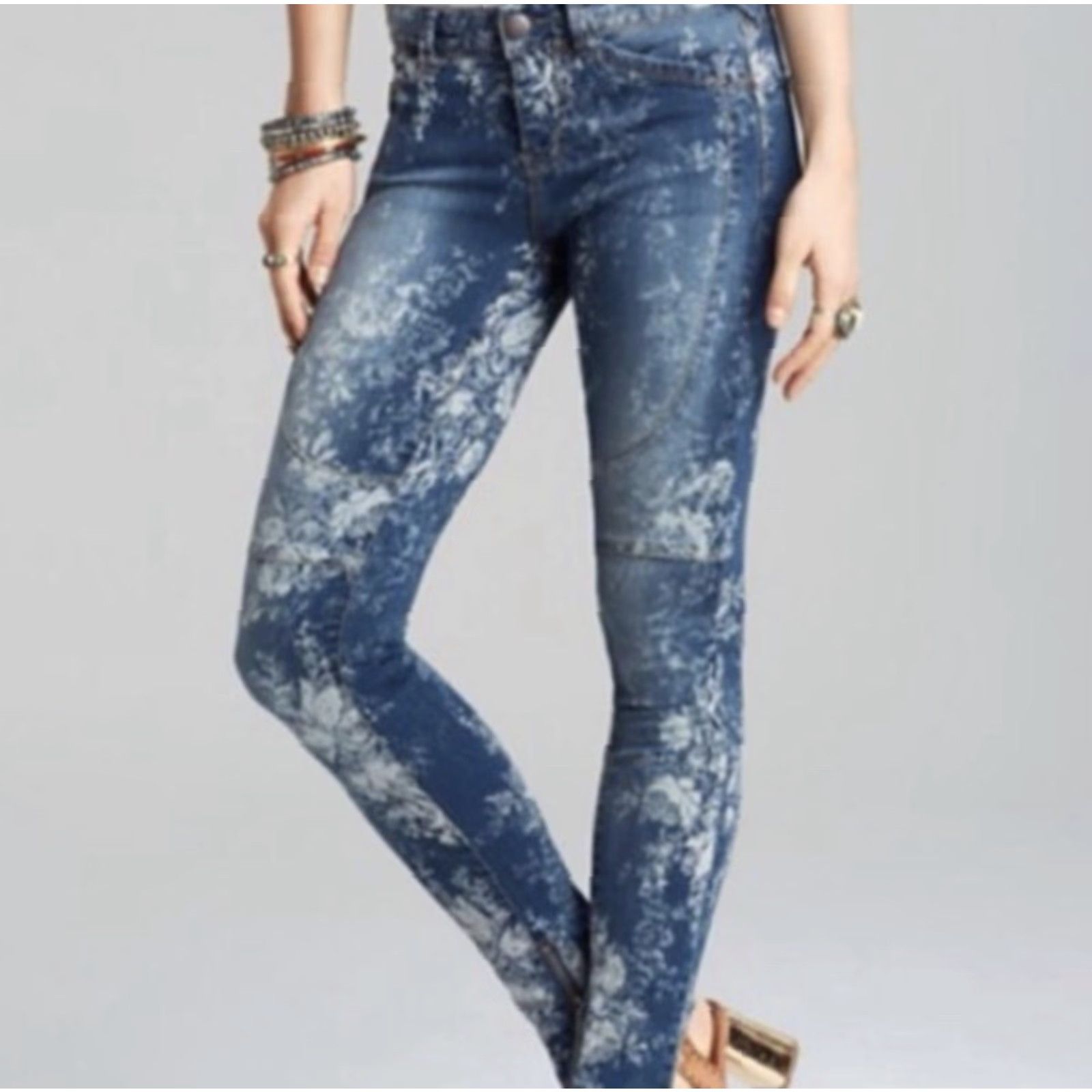 Free People FREE PEOPLE Floral Print Skinny Jeans Women Size 26 Blue Size 26" / US 2 / IT 38 - 7 Thumbnail