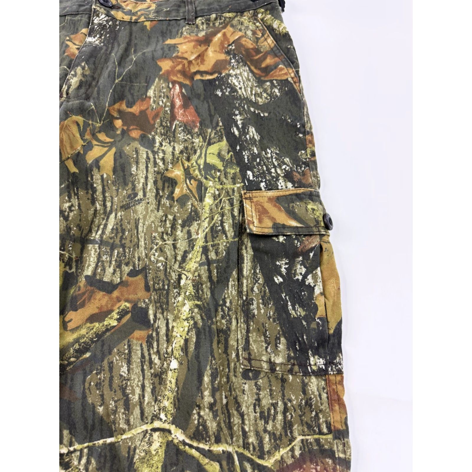 Vintage Mossy Oak Break-Up Mens Cargo Pants 42x30 Camouflage Green Adjustable Waist Pockets Workwear Outdoor Hunting Size US 36 / EU 52 - 5 Thumbnail