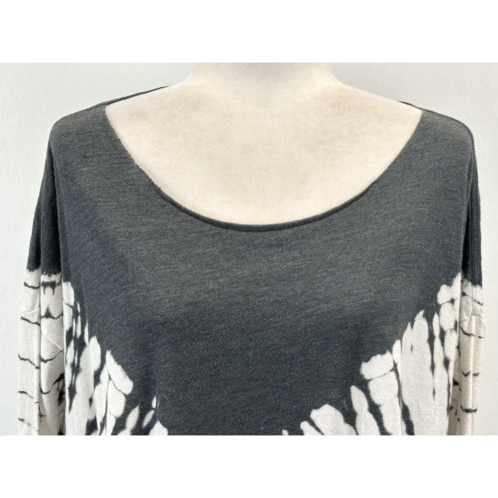 Vintage VINTAGE? No, it's not vintage. We The Free Tie Dye T-Shirt Boxy Oversized 3/4 Sleeve Women Small Boat Neck Black White Shirt S Womens Size S / US 4 / IT 40 - 5 Thumbnail