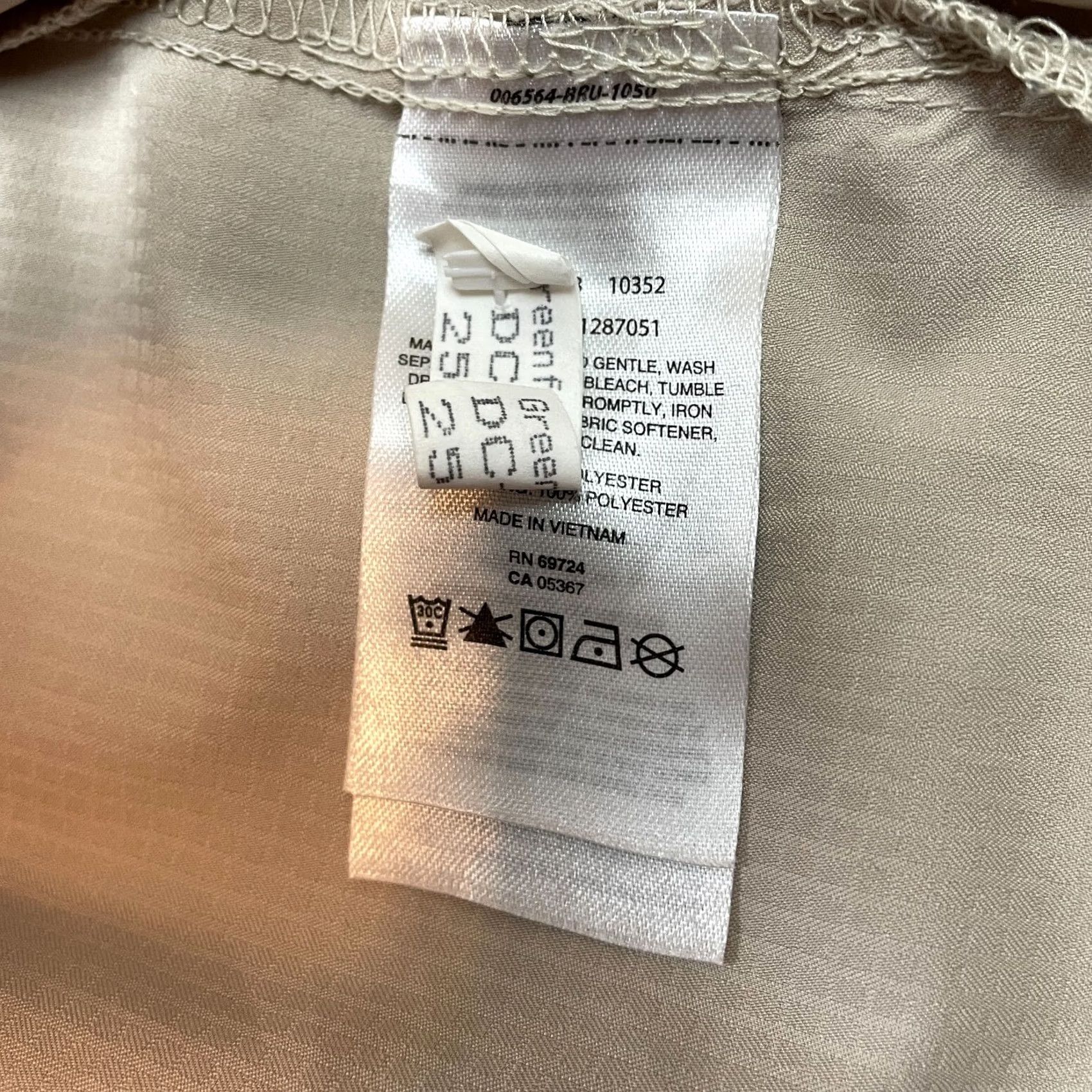 Logo 7 Columbia PFG Button Up Shirt Mens 2XL Beige Short Sleeve Omni-Shade Outdoor Logo Shirt Size US XXL / EU 58 / 5 - 6 Thumbnail
