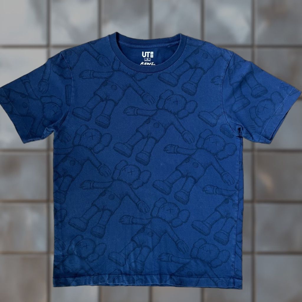 Uniqlo VINTAGE KAWS Uniqlo Shirt Medium Blue New York Streetwear All Over Print Art Size US M / EU 48-50 / 2 - 1 Thumbnail
