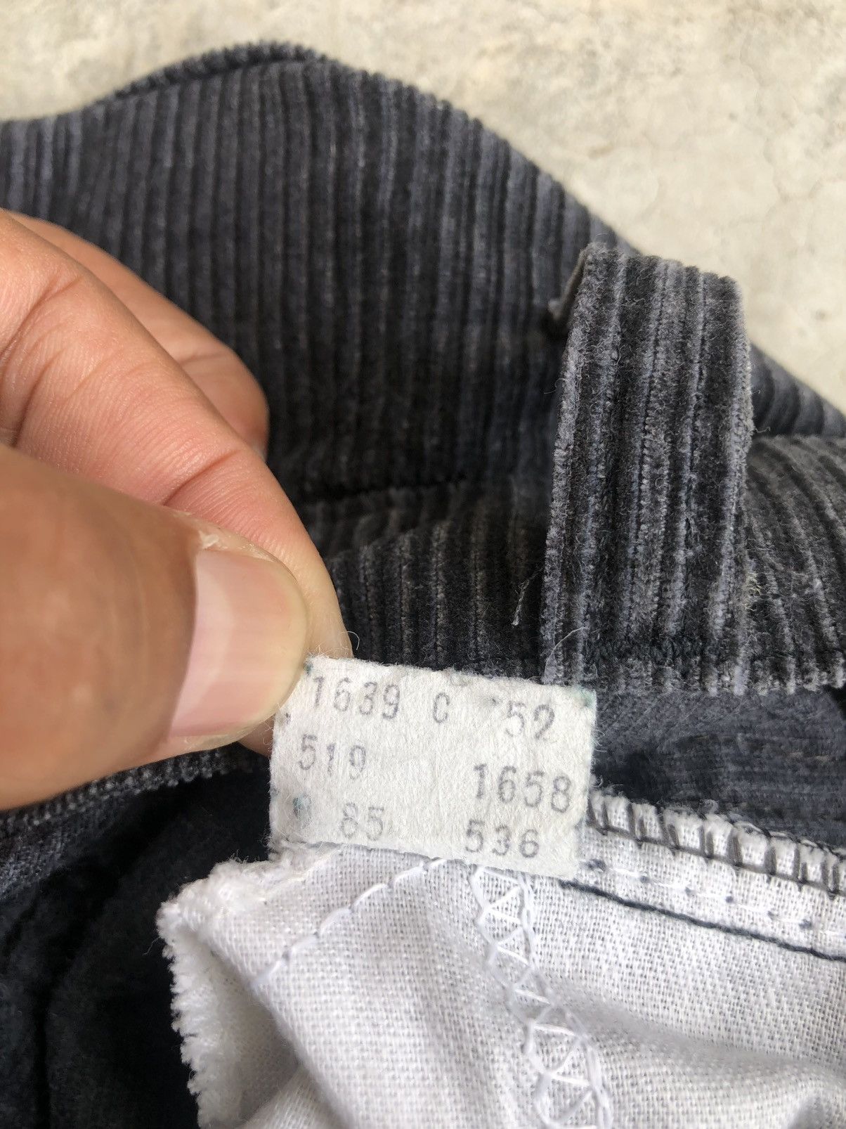 Levi's Vintage 80’s Levi’s Corduroy Pants 519 Size US 33 - 16 Thumbnail