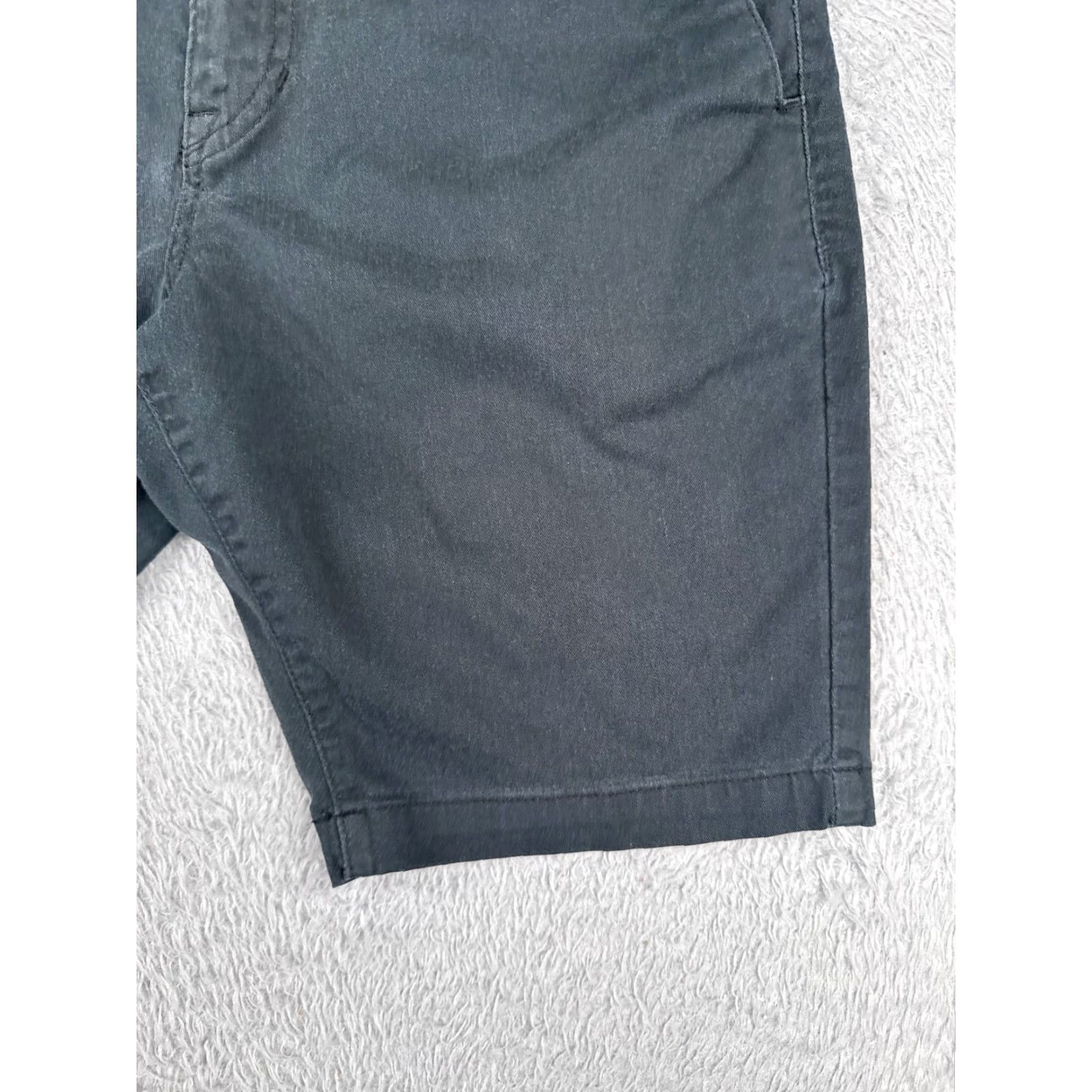 Volcom Volcom Shorts Men 29 Gray Cotton Blend Twill Skateboard Beach Casual Size US 29 - 2 Thumbnail