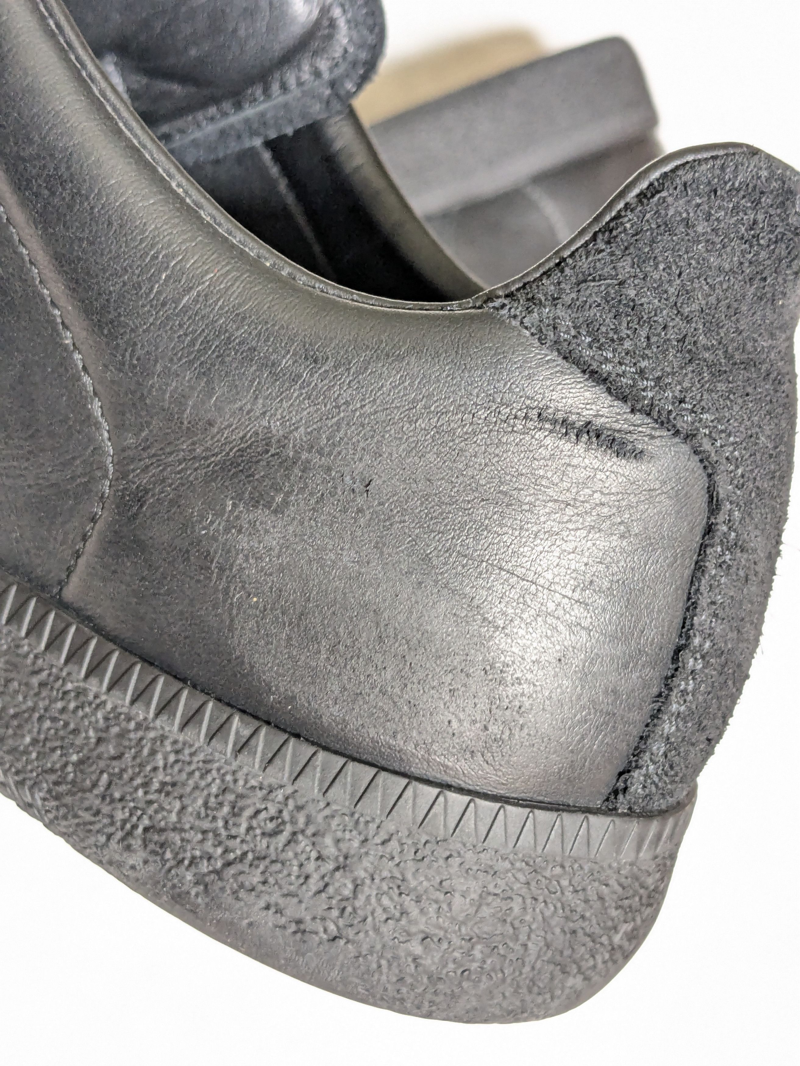 Maison Margiela Maison Margiela Replica GAT Black 9 42 Low Tops Suede Size US 9 / EU 42 - 13 Thumbnail