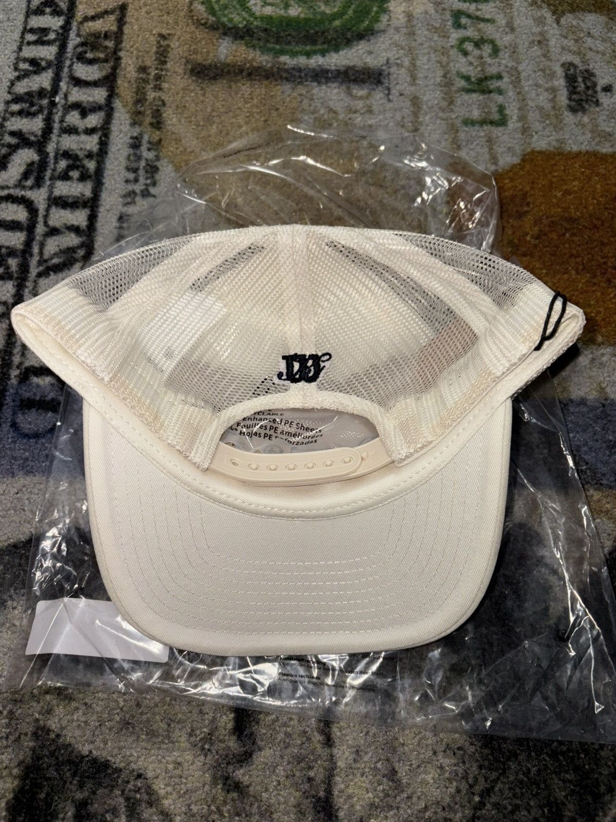 Kith × Ronnie Fieg × Wilson Kith x Wilson Polyfoam Nolan Trucker Hat Sanddrift Size ONE SIZE - 3 Thumbnail